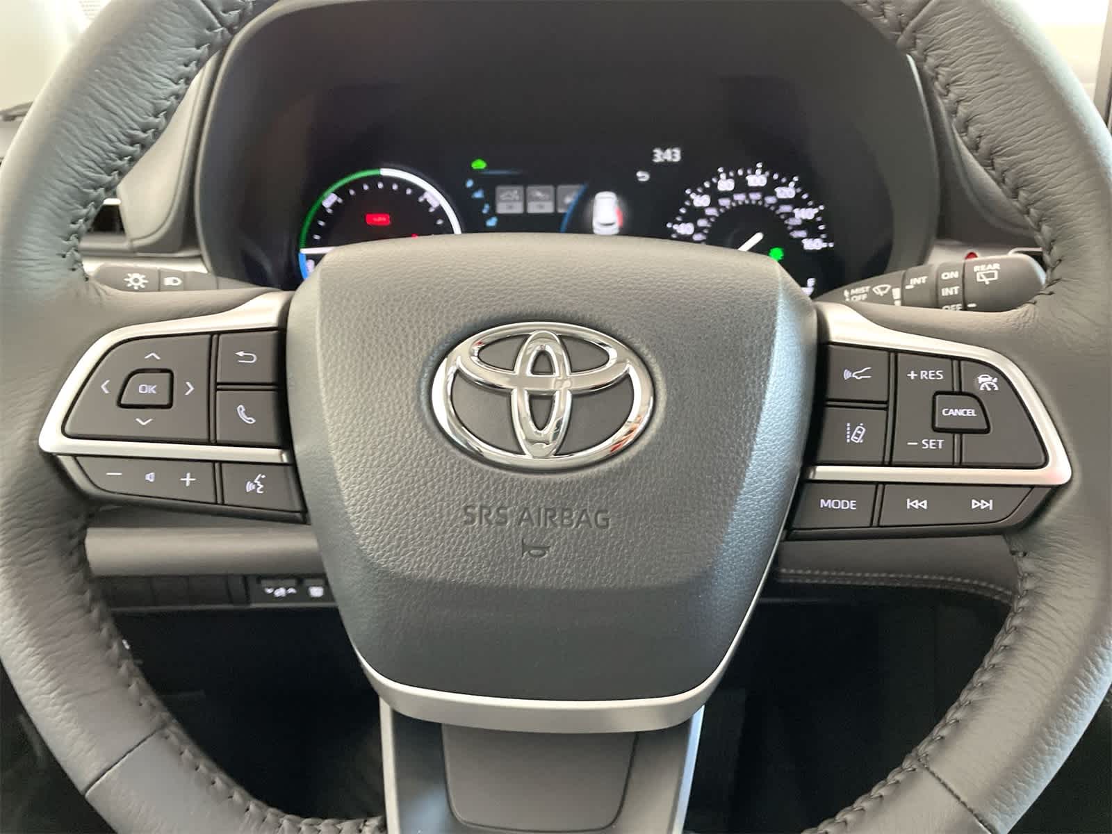 2025 Toyota Sienna XLE 19