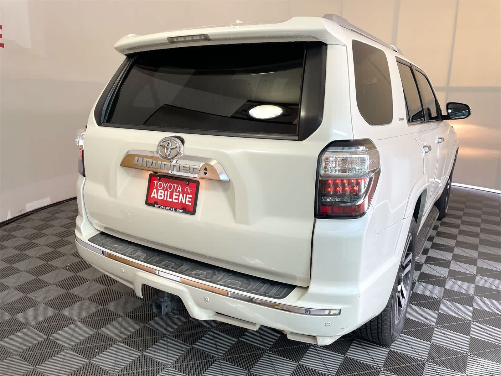 Thumbnail: 2019 Toyota 4Runner - 7