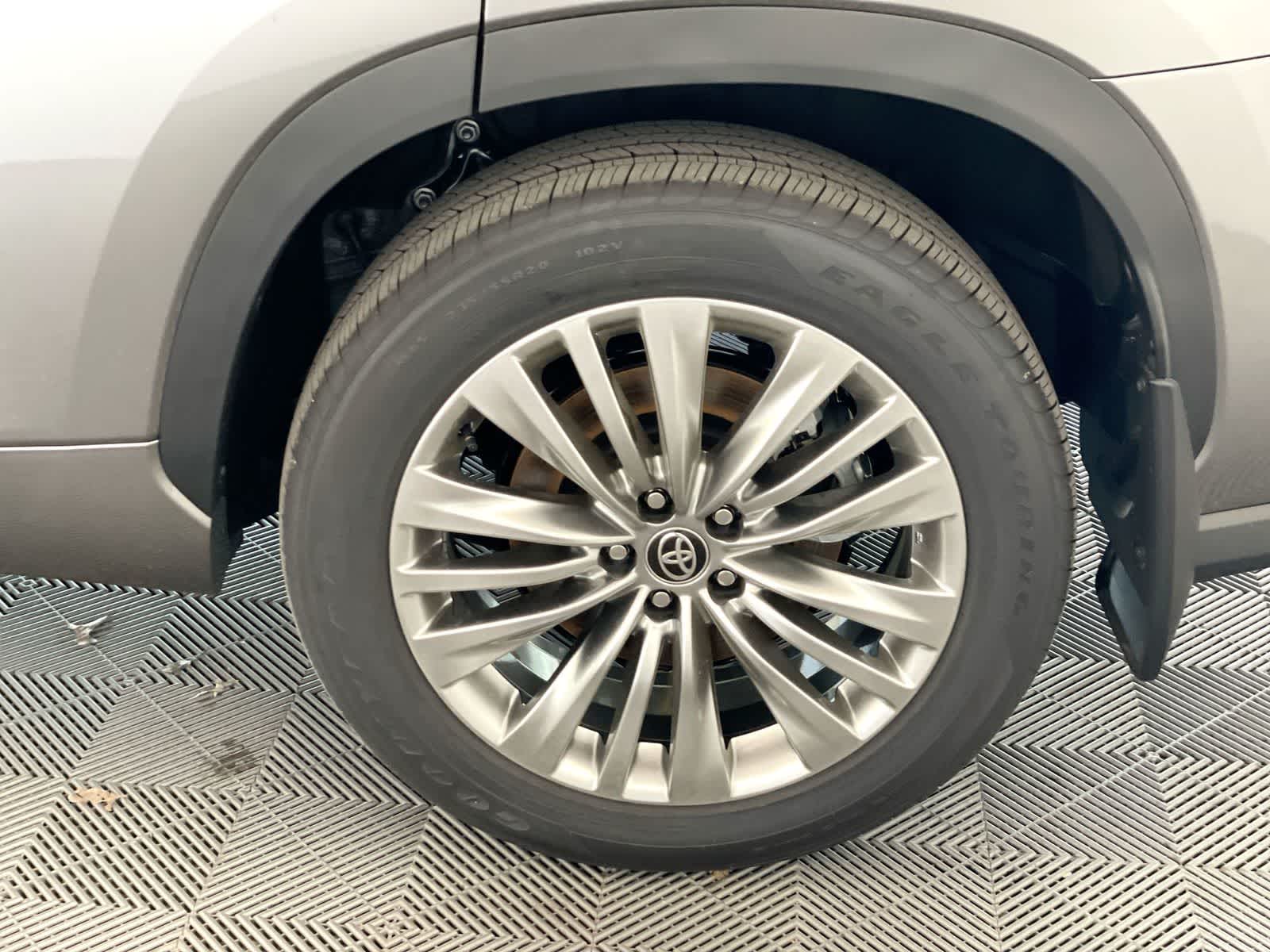 Thumbnail: 2026 Toyota Highlander - 26