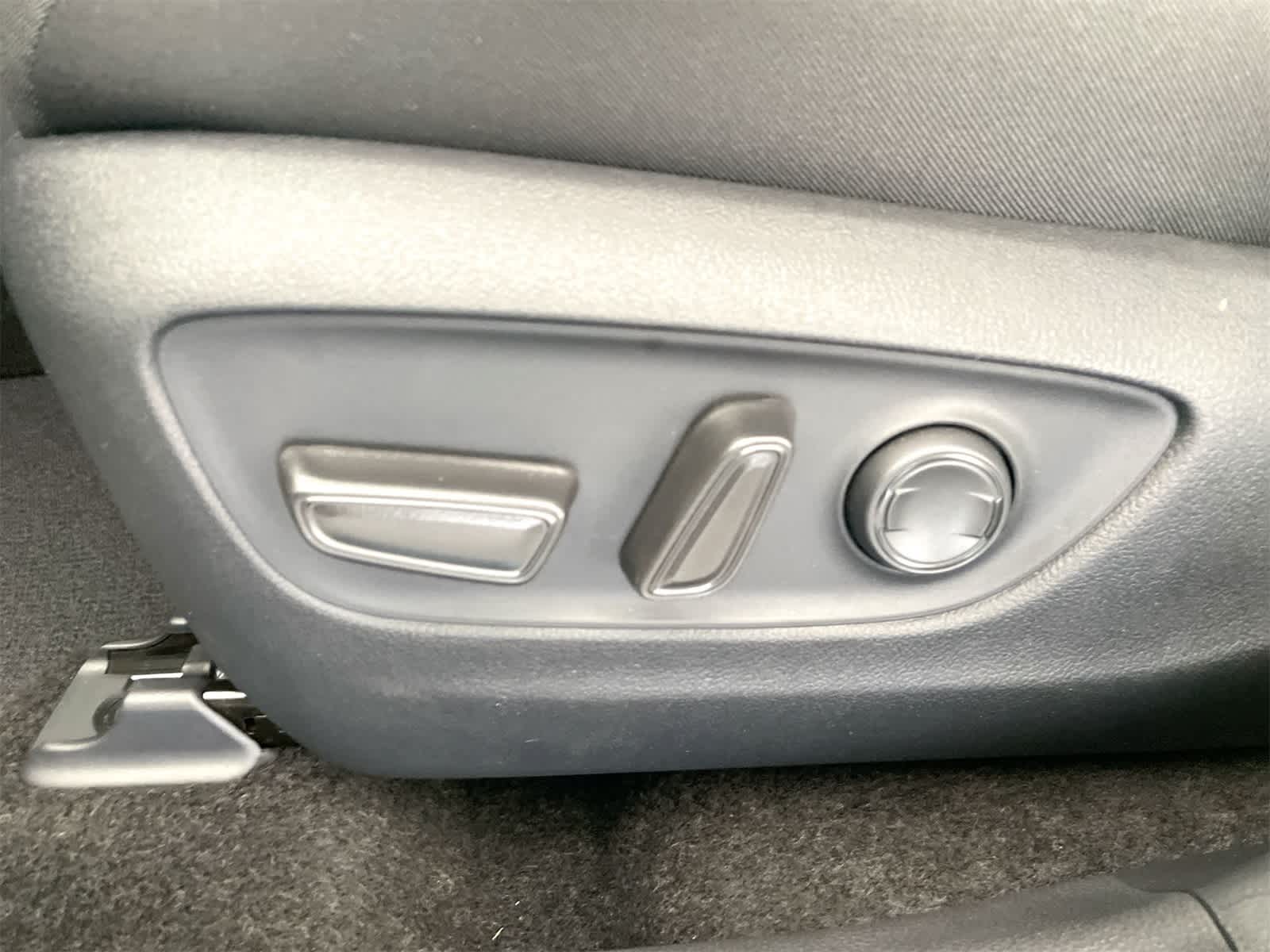 Thumbnail: 2025 Toyota RAV4 - 11