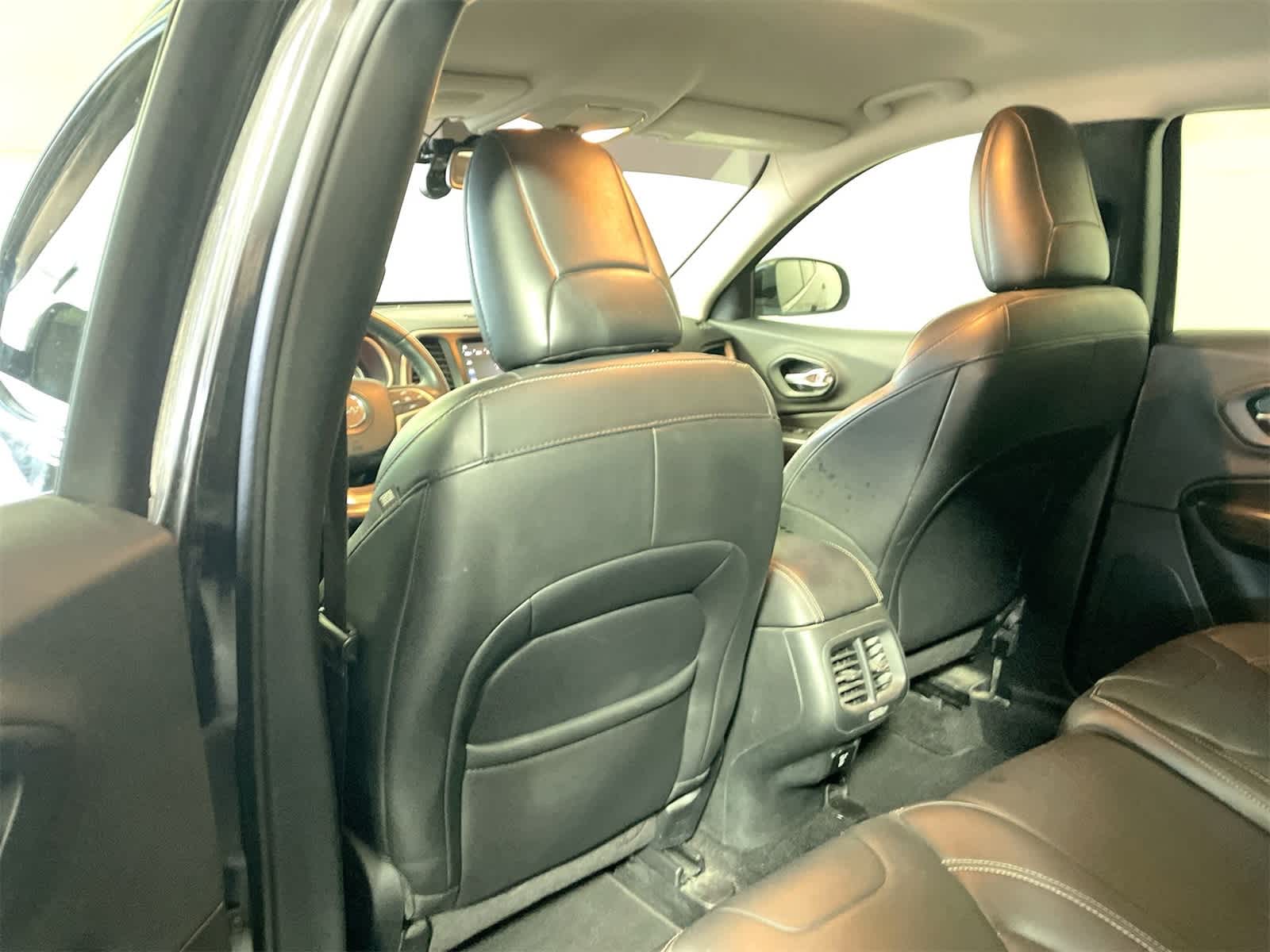 Thumbnail: 2016 Jeep Cherokee - 13