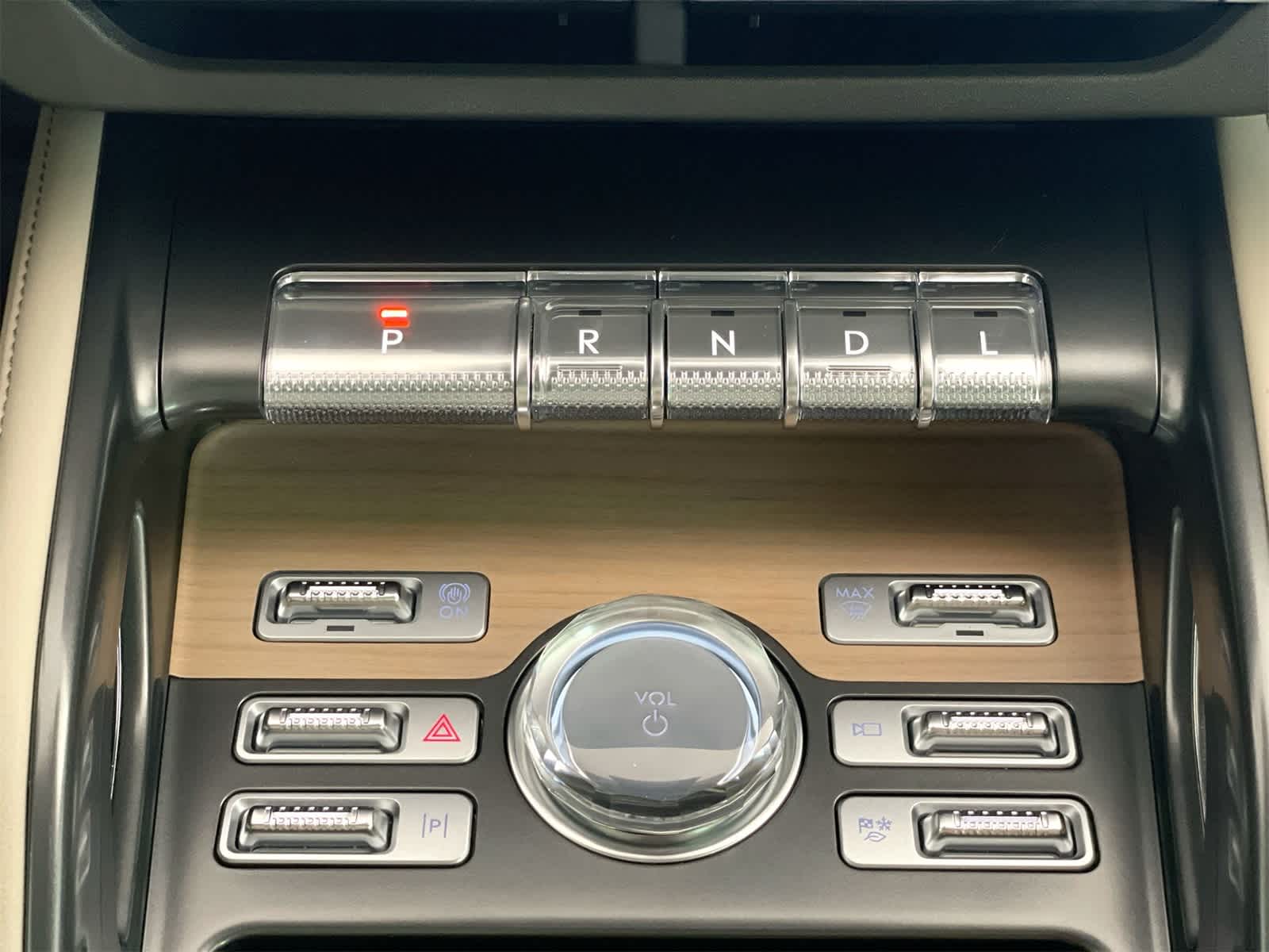 Thumbnail: 2025 Lincoln Nautilus - 23