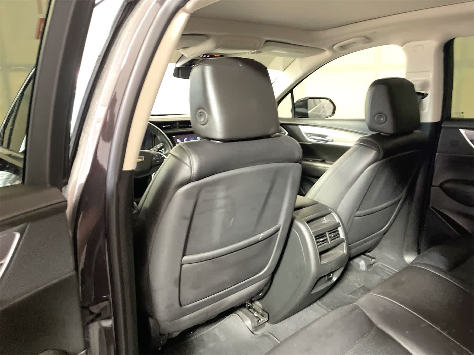Thumbnail: 2017 Cadillac XT5 - 12