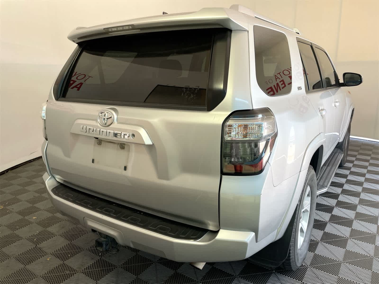 Thumbnail: 2016 Toyota 4Runner - 7