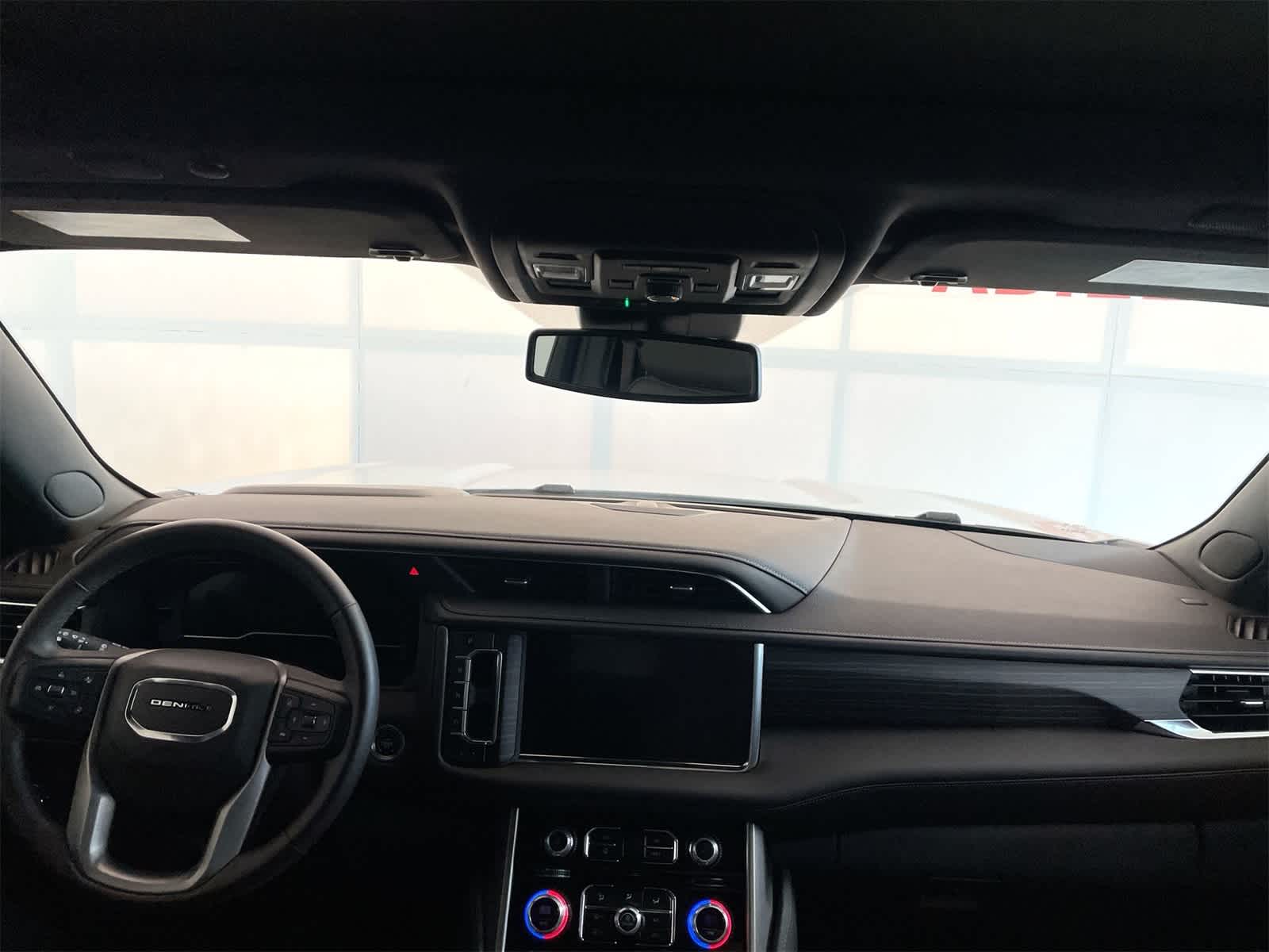 Thumbnail: 2023 GMC Yukon XL - 17