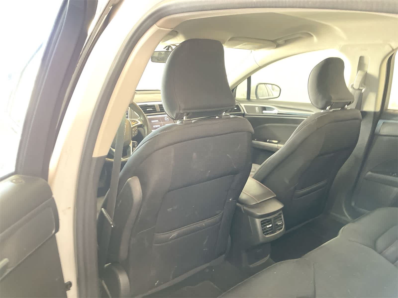 Thumbnail: 2015 Ford Fusion - 13