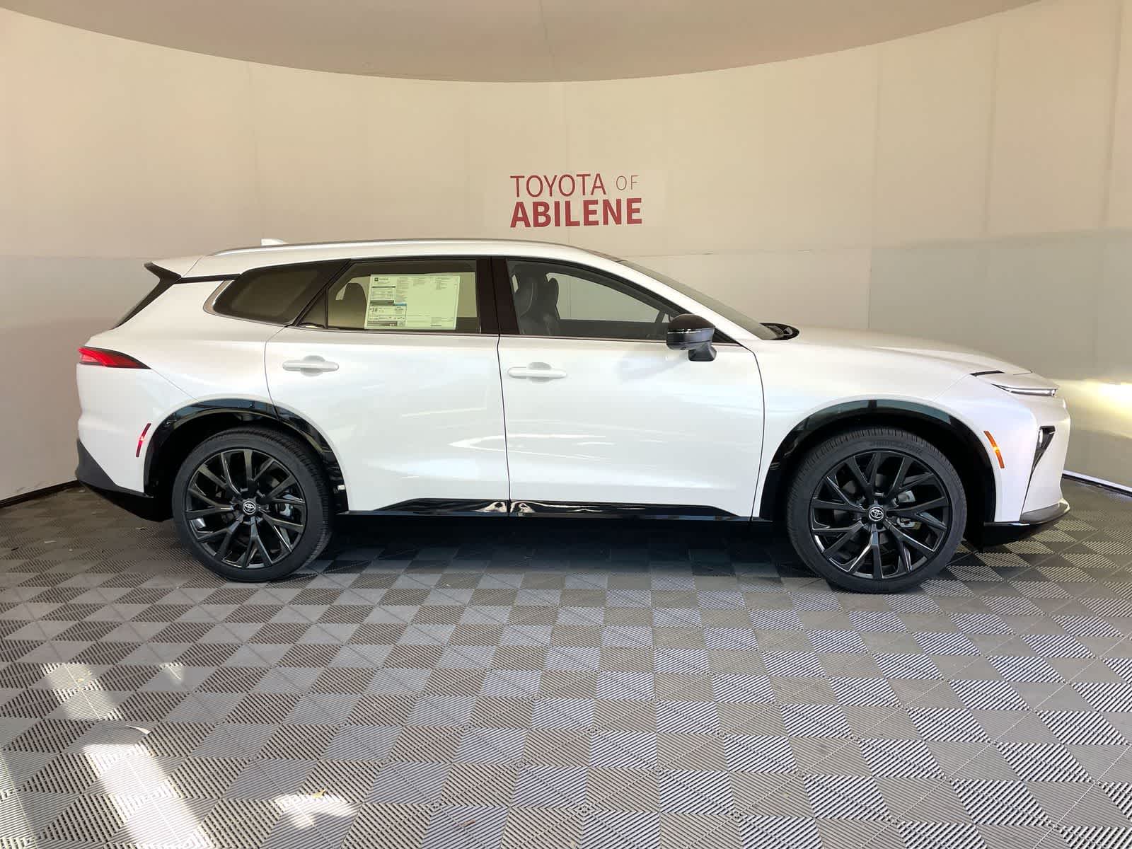 Thumbnail: 2026 Toyota Crown Signia - 8