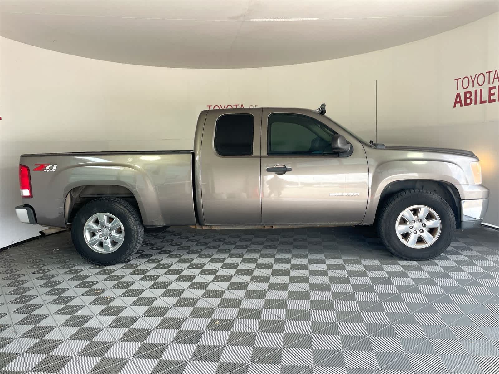 Thumbnail: 2013 GMC Sierra 1500 - 8