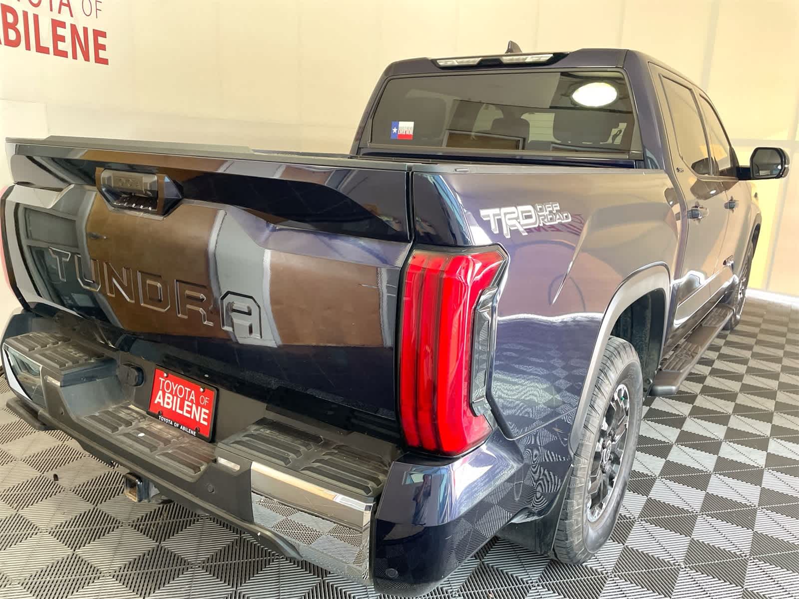 Thumbnail: 2023 Toyota Tundra - 7