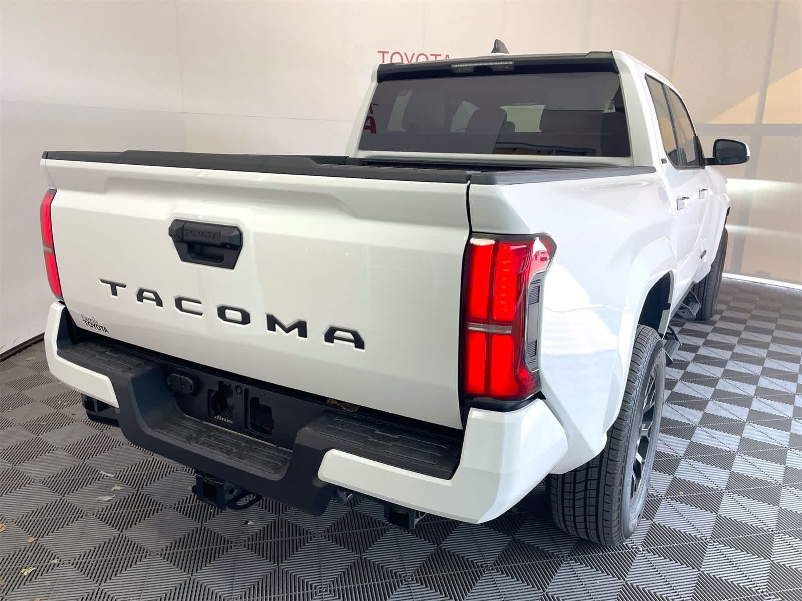 2025 Toyota Tacoma SR5 7