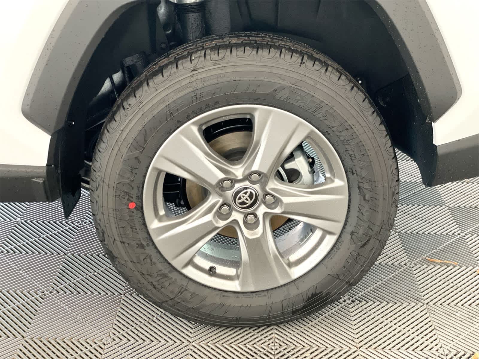 Thumbnail: 2025 Toyota RAV4 - 24