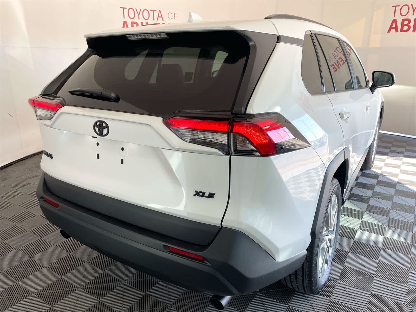 Thumbnail: 2025 Toyota RAV4 - 7