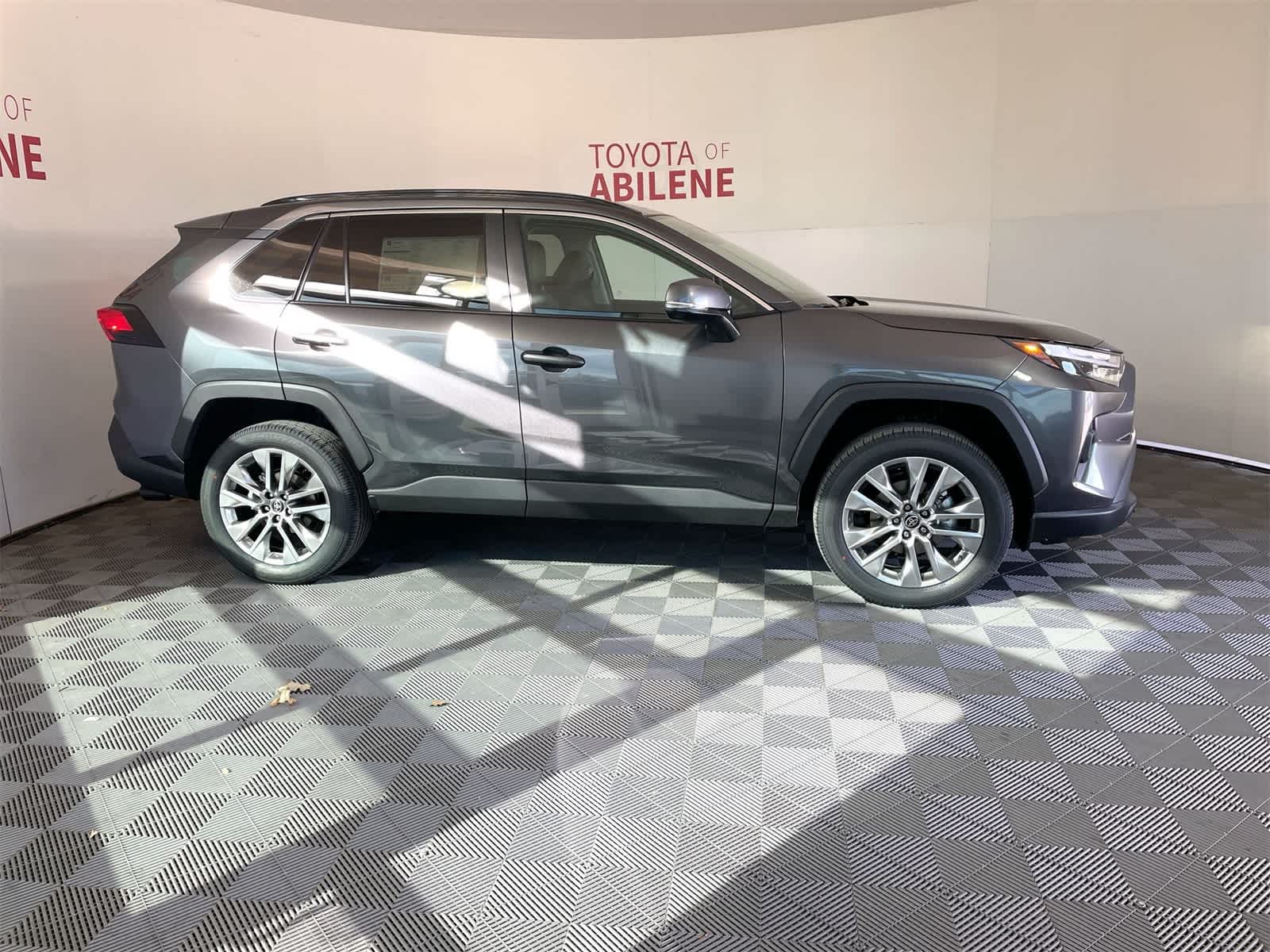 Thumbnail: 2025 Toyota RAV4 - 7