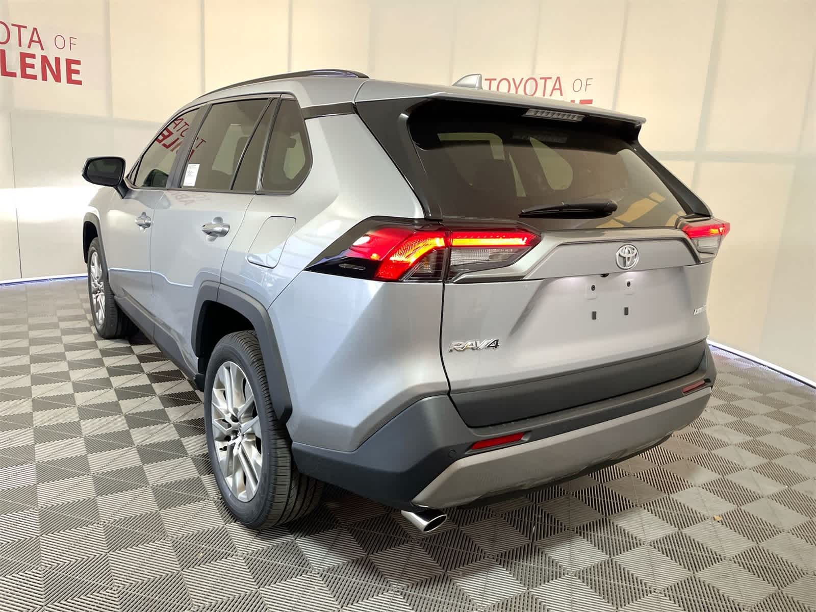 Thumbnail: 2025 Toyota RAV4 - 3