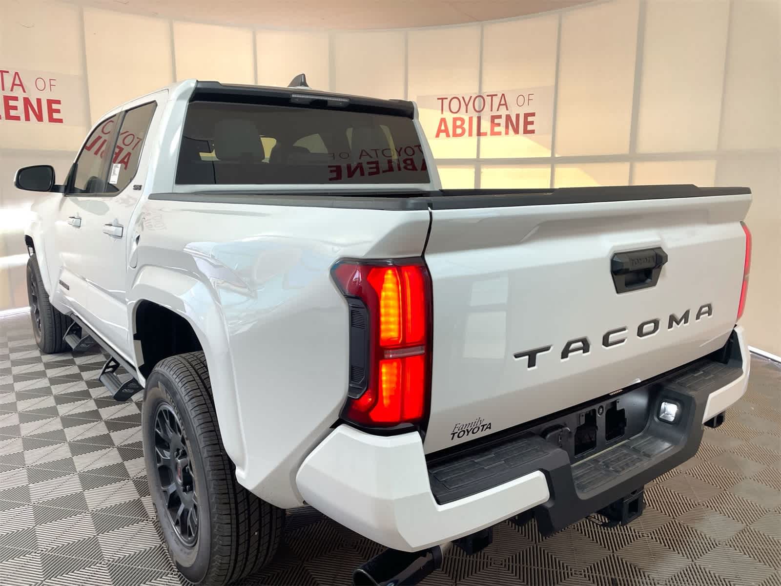 2025 Toyota Tacoma SR5 3