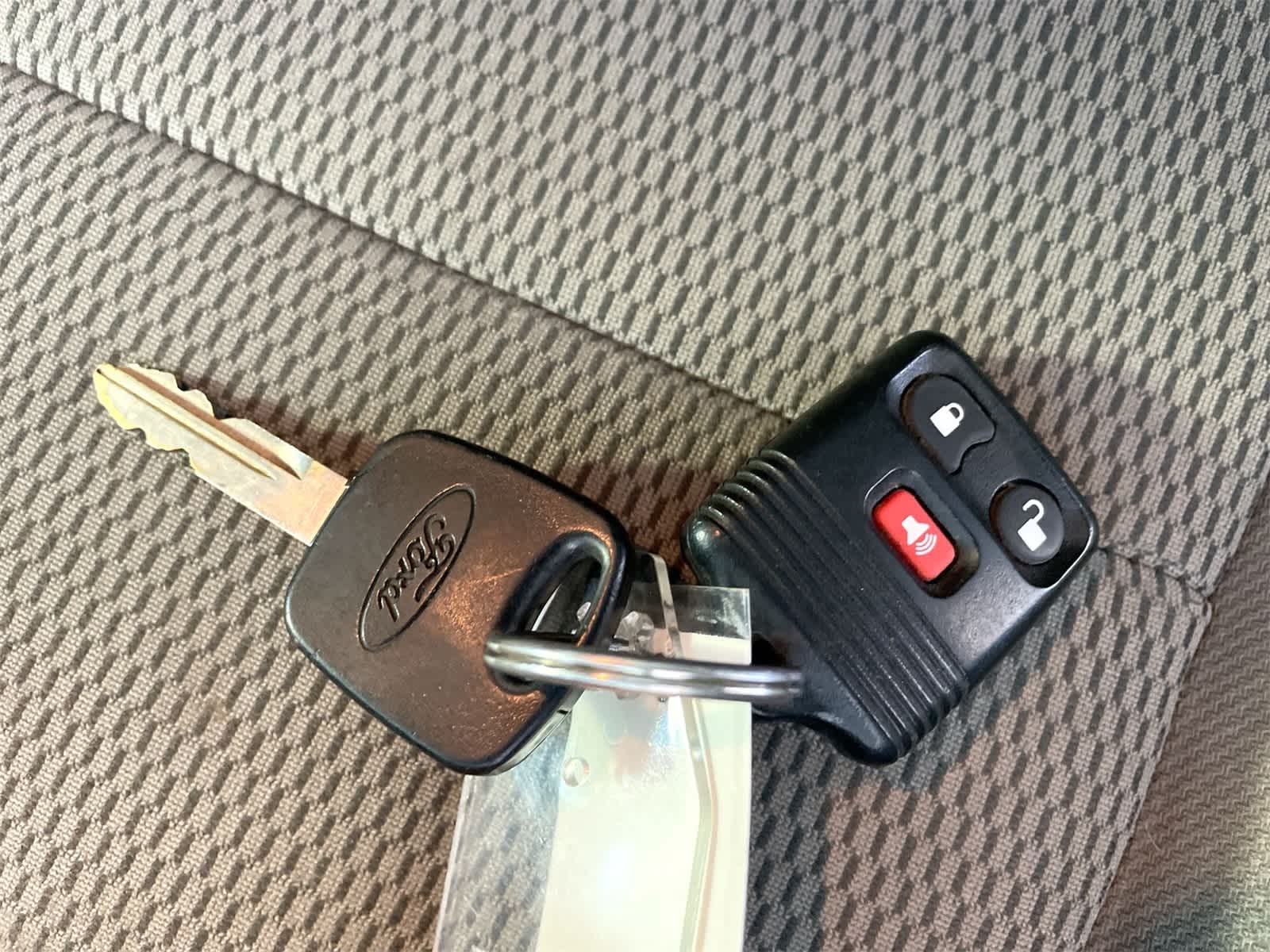 Thumbnail: 2005 Ford Excursion - 24