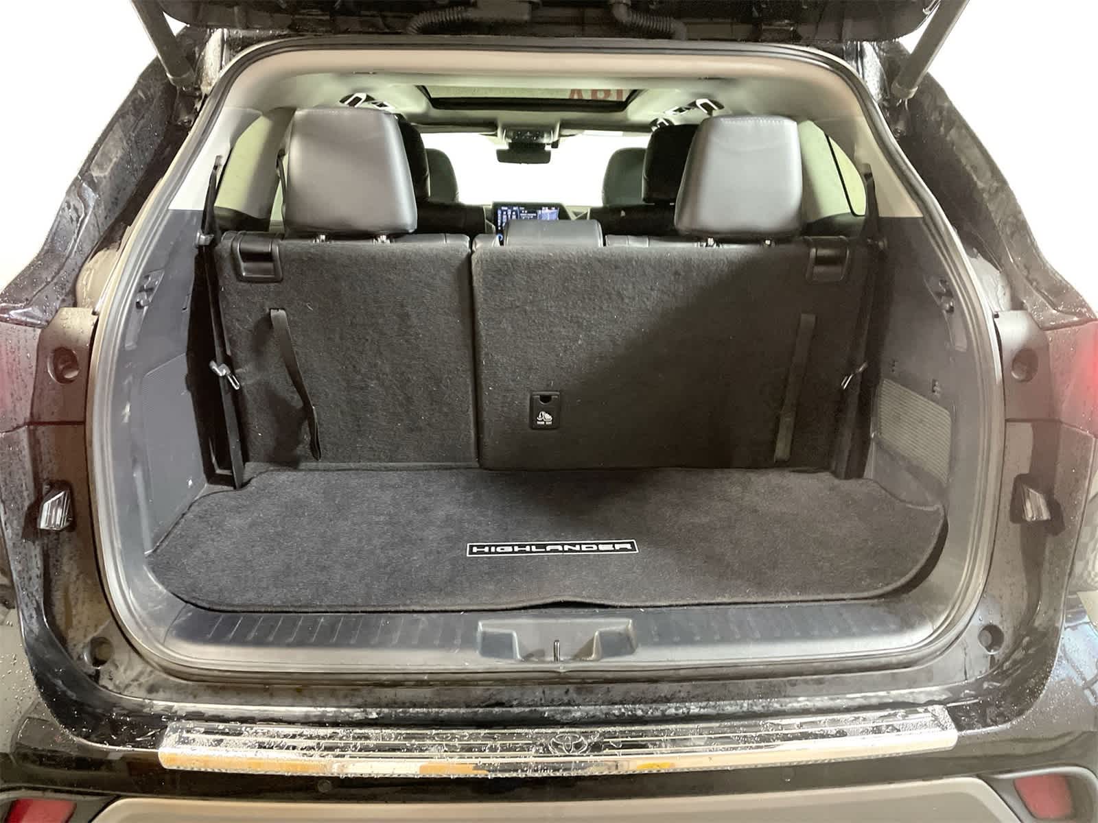 Thumbnail: 2020 Toyota Highlander - 4