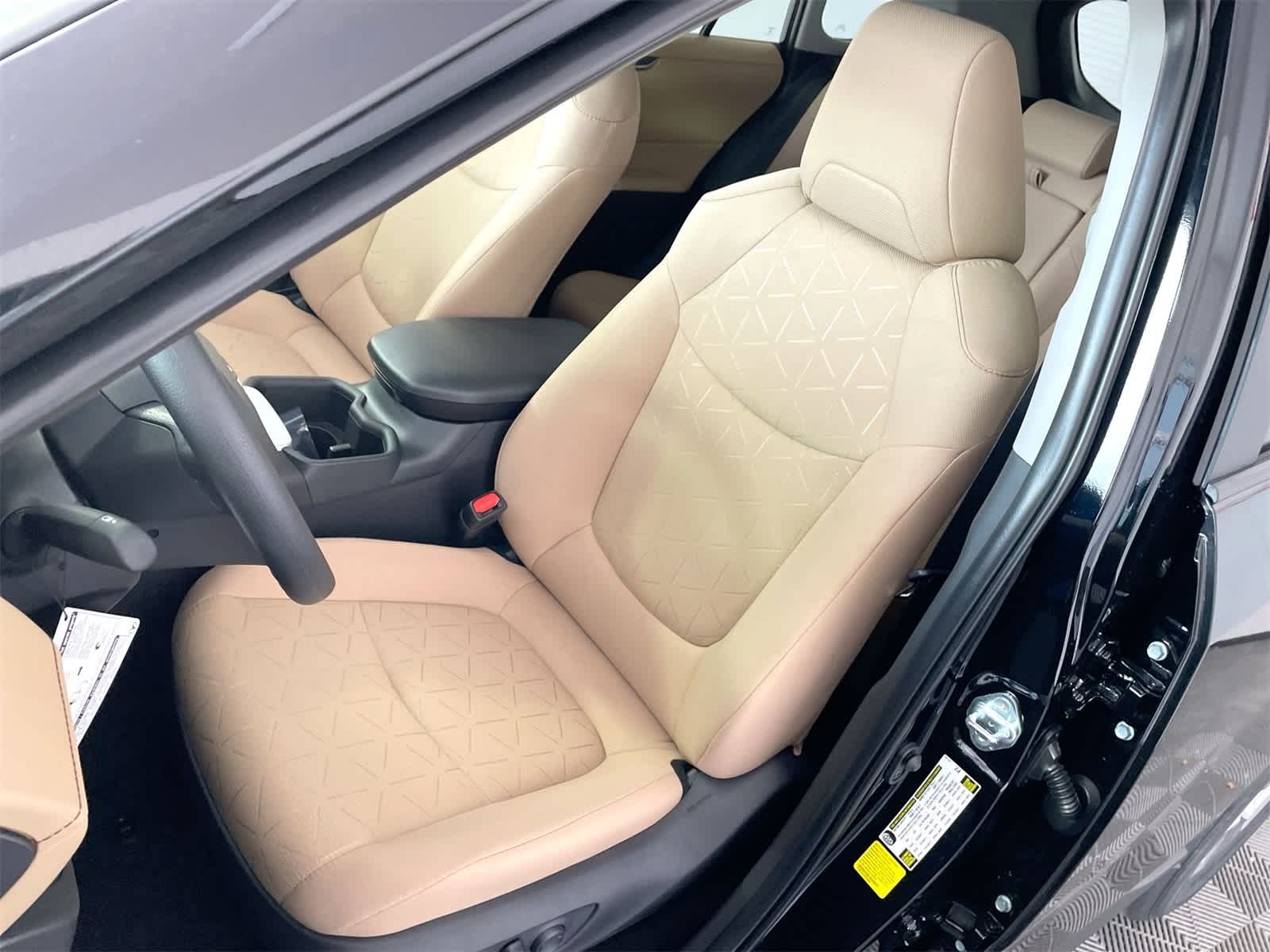 Thumbnail: 2025 Toyota RAV4 - 10