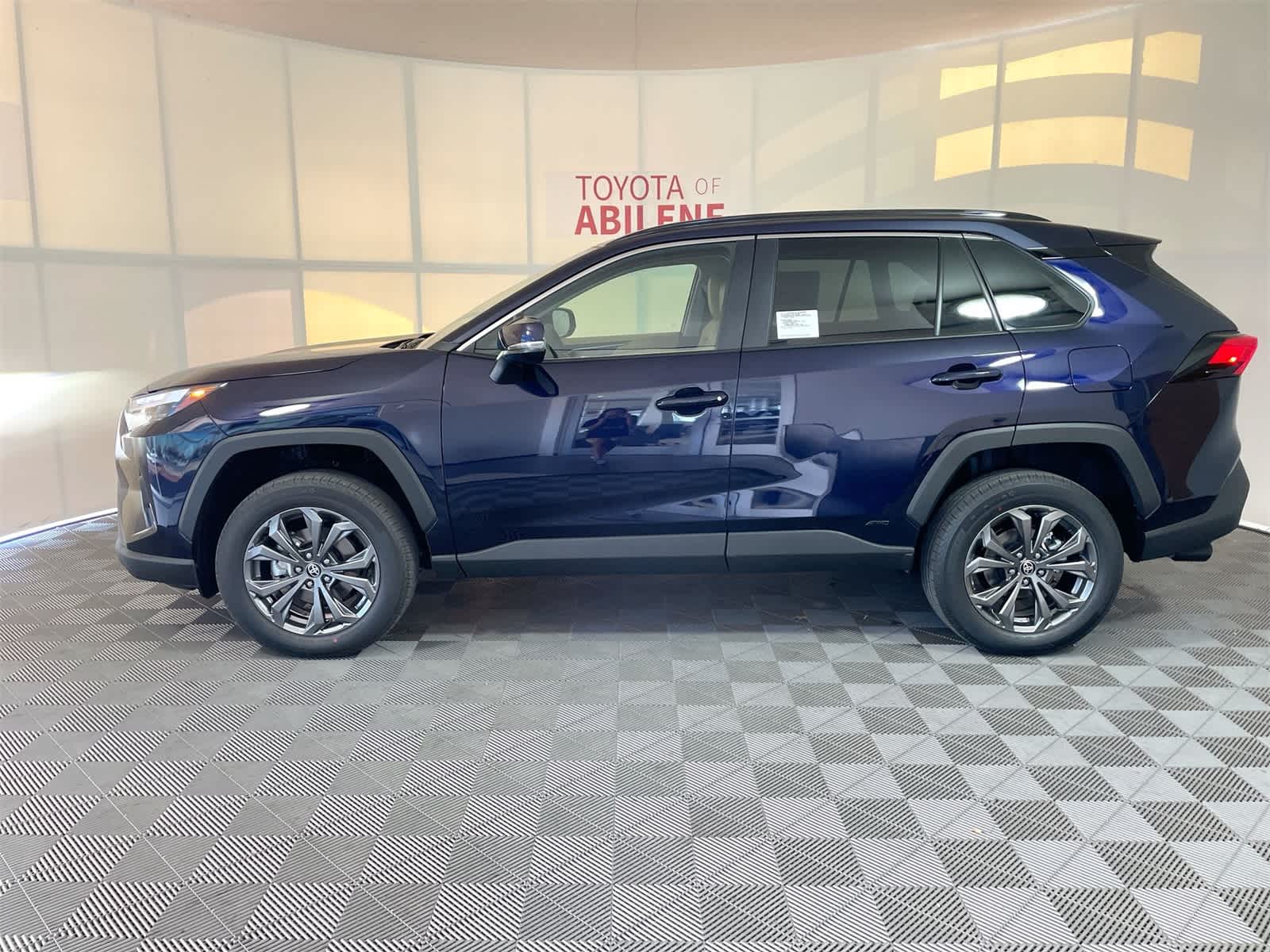 Thumbnail: 2025 Toyota RAV4 - 2