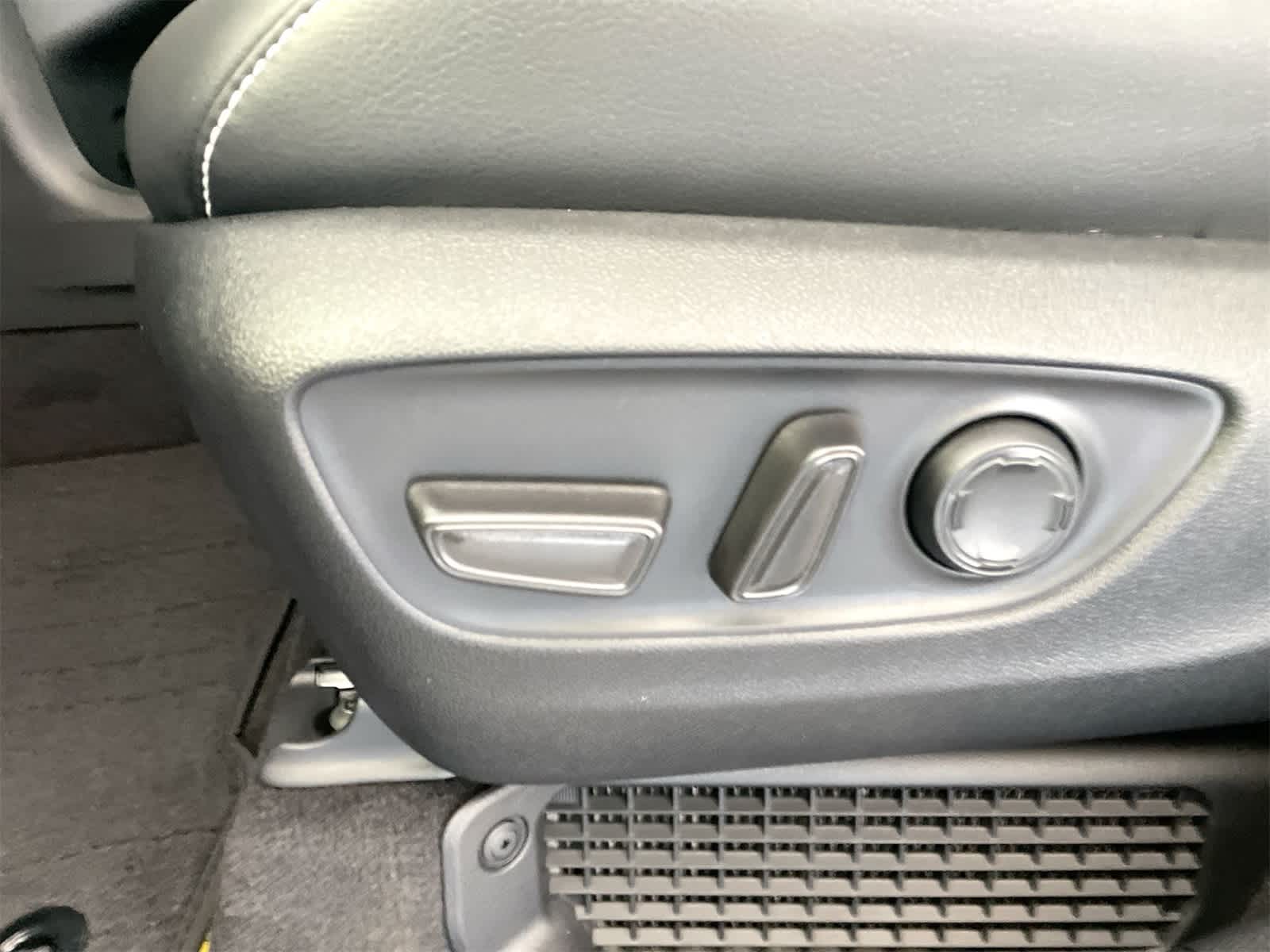 Thumbnail: 2026 Toyota Sienna - 11