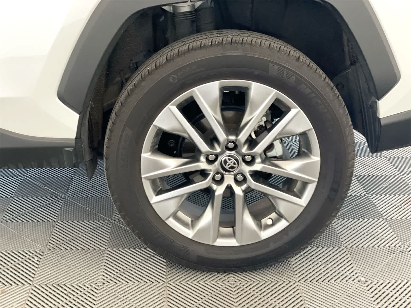 Thumbnail: 2025 Toyota RAV4 - 26