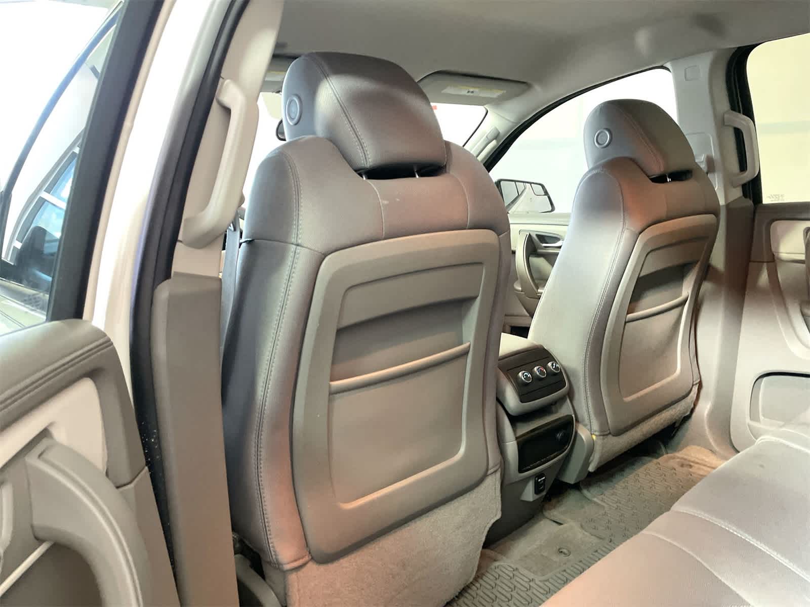 Thumbnail: 2014 Chevrolet Traverse - 13