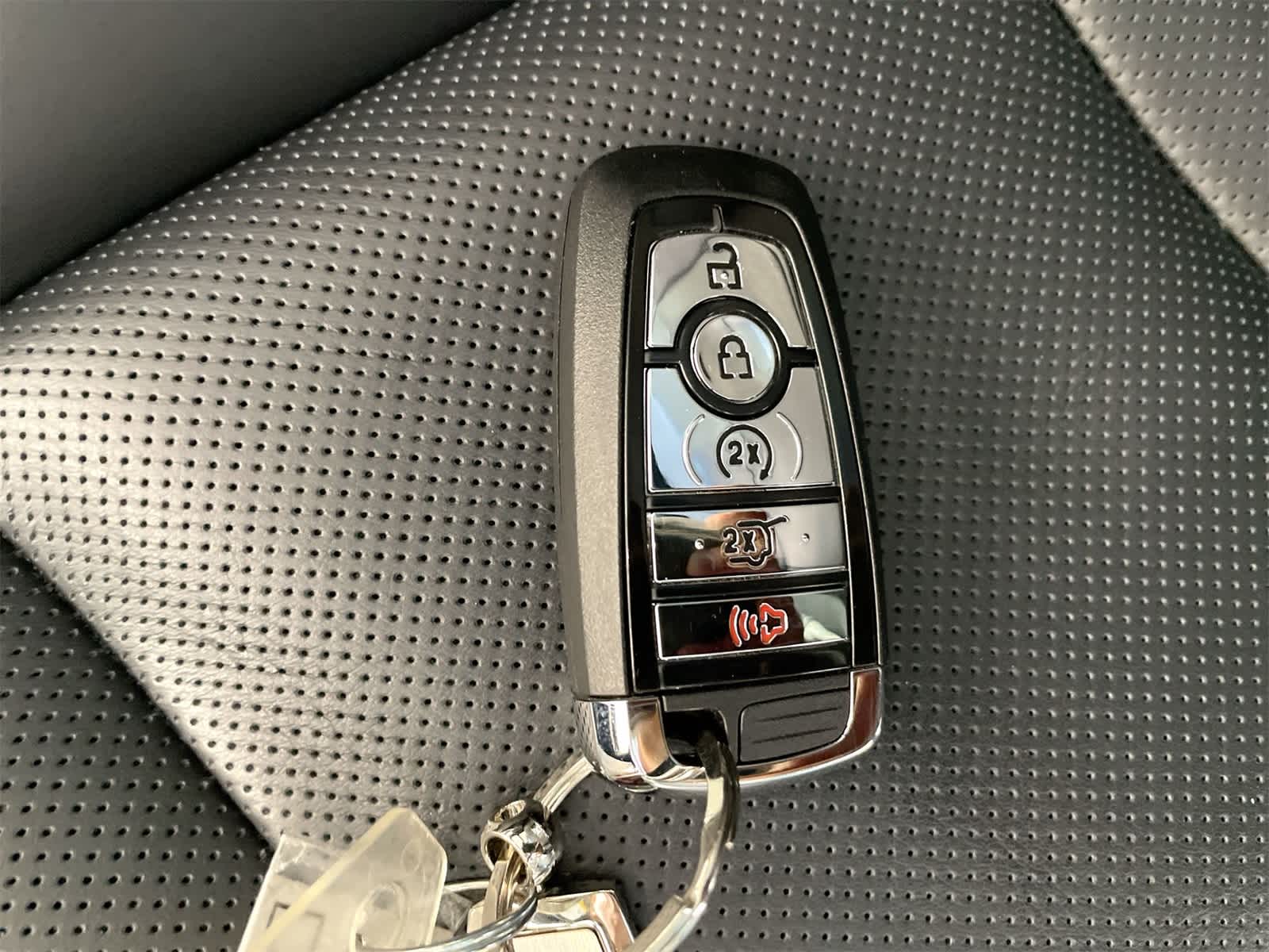 Thumbnail: 2025 Lincoln Navigator - 28