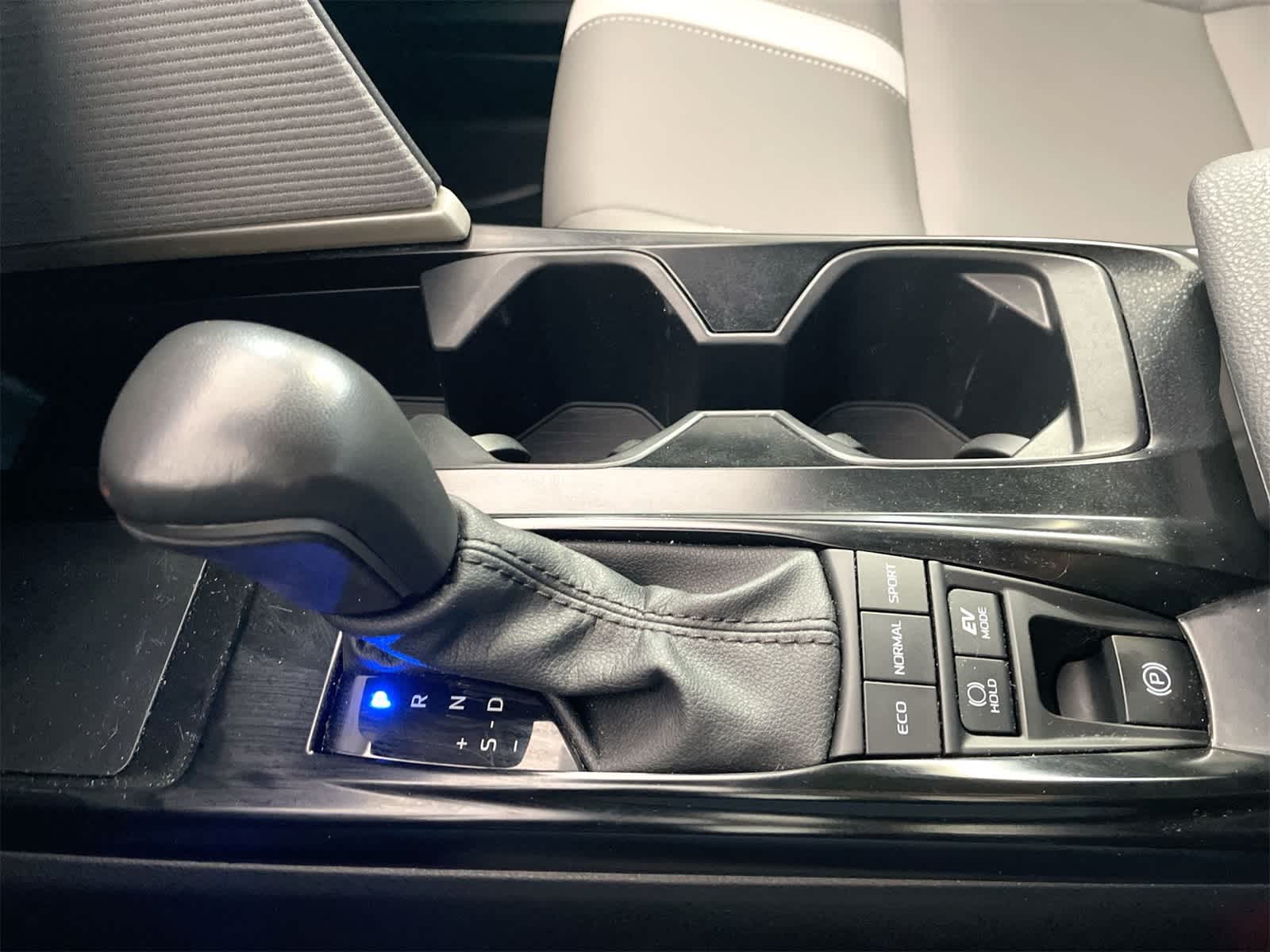 Thumbnail: 2025 Toyota Camry - 22