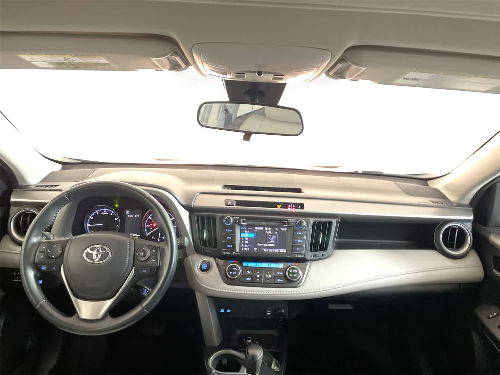 Thumbnail: 2018 Toyota RAV4 - 16
