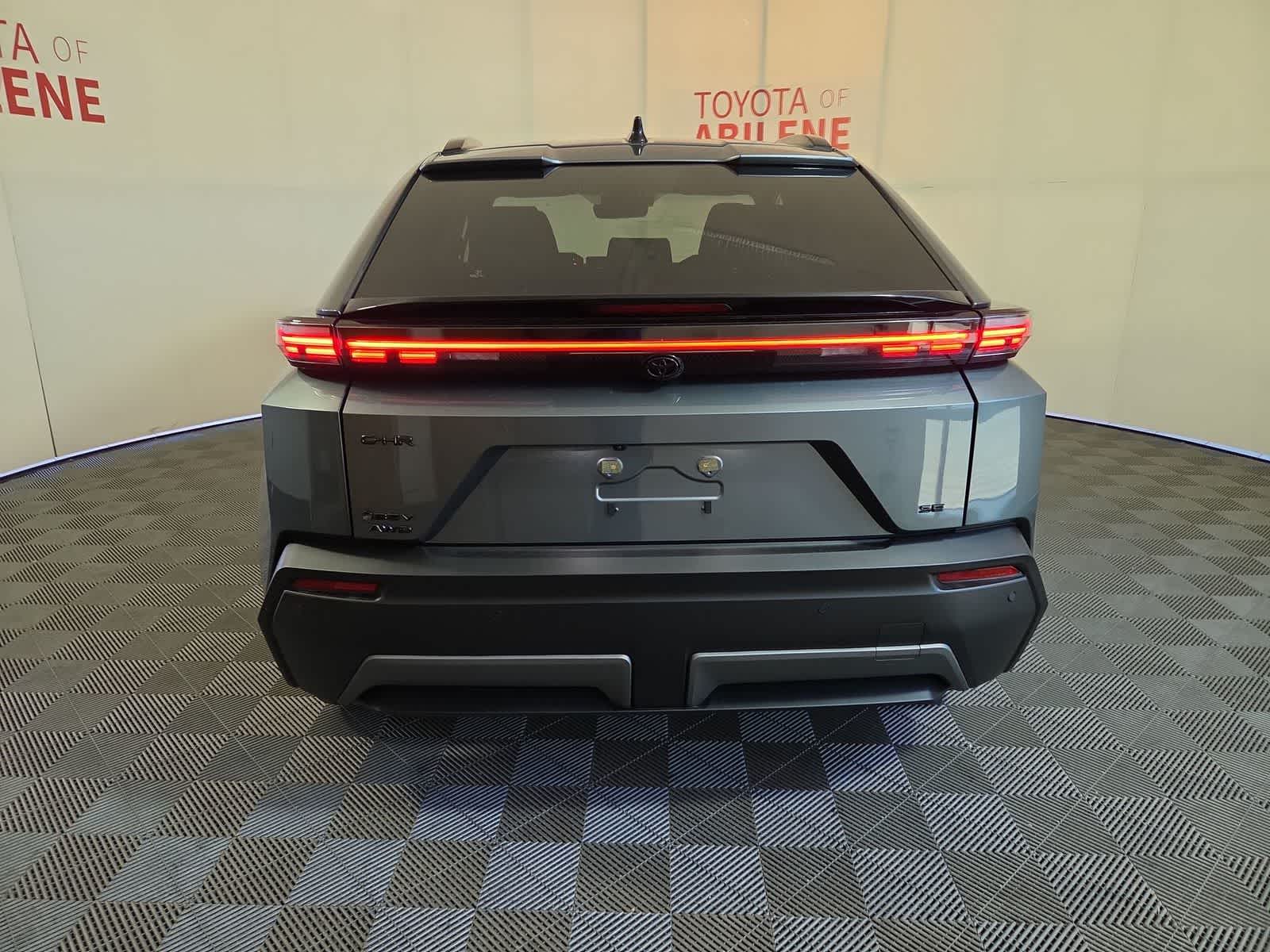 Thumbnail: 2026 Toyota C-HR - 4