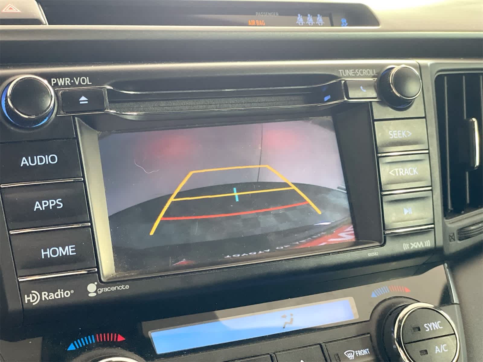 Thumbnail: 2018 Toyota RAV4 - 20