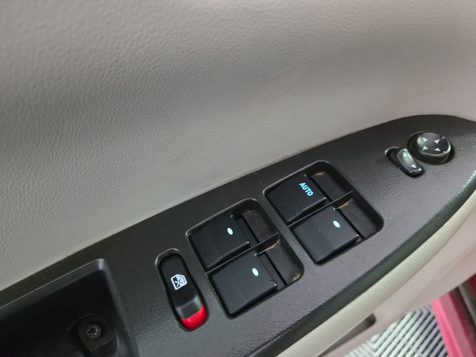 Thumbnail: 2014 Chevrolet Impala - 10