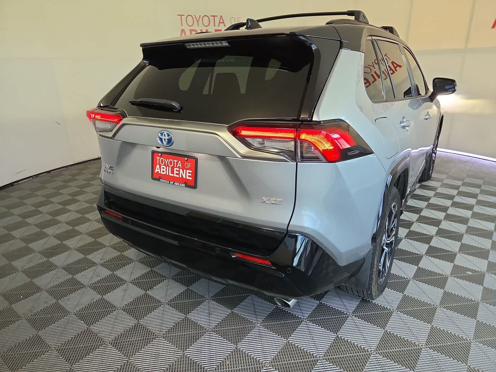Thumbnail: 2024 Toyota RAV4 - 6