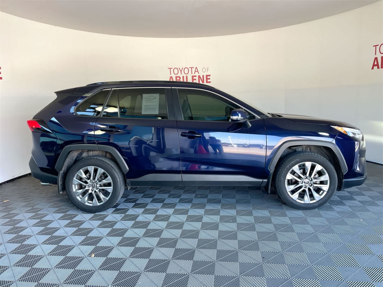 Thumbnail: 2022 Toyota RAV4 - 7