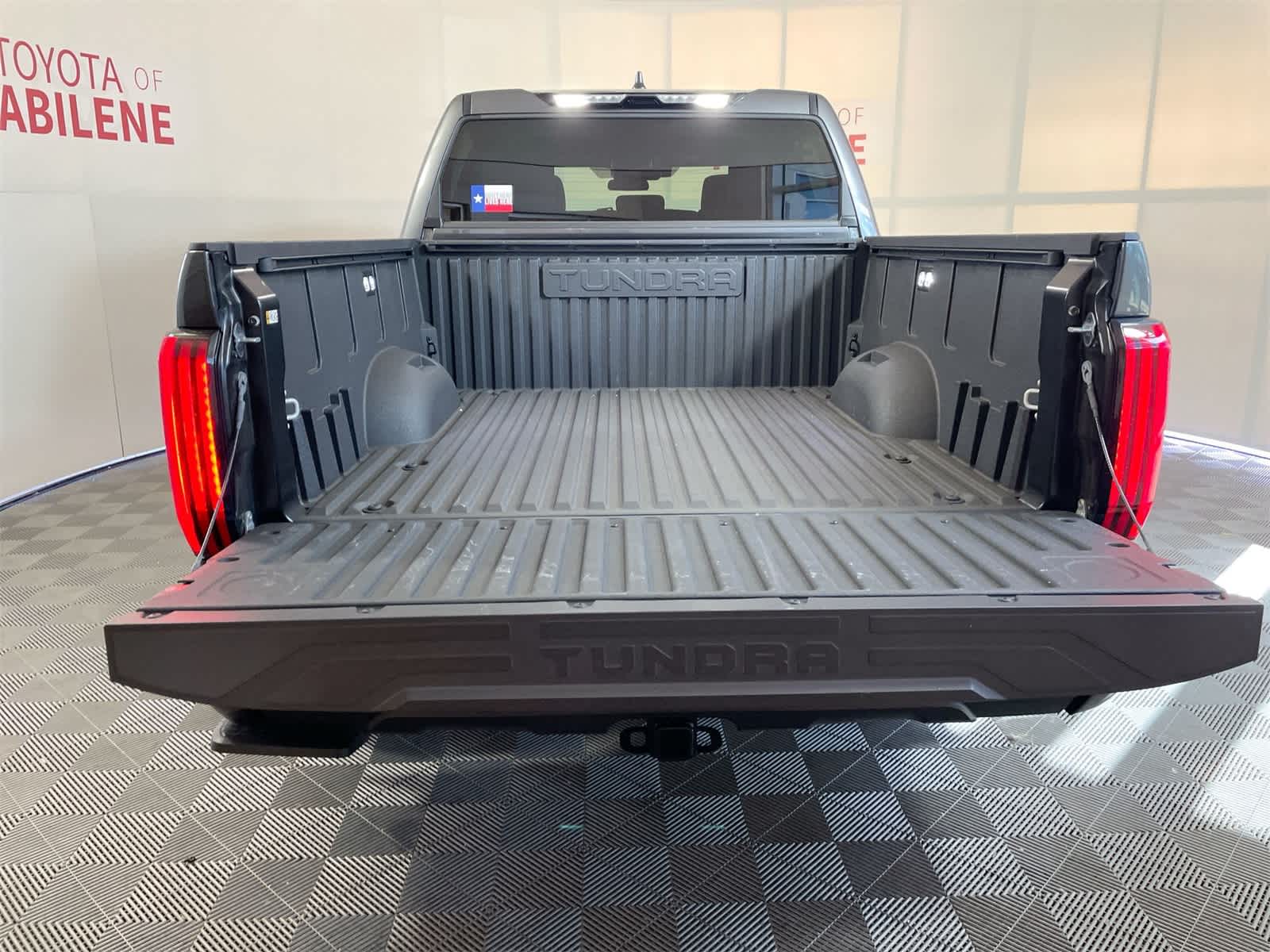 Thumbnail: 2025 Toyota Tundra - 5