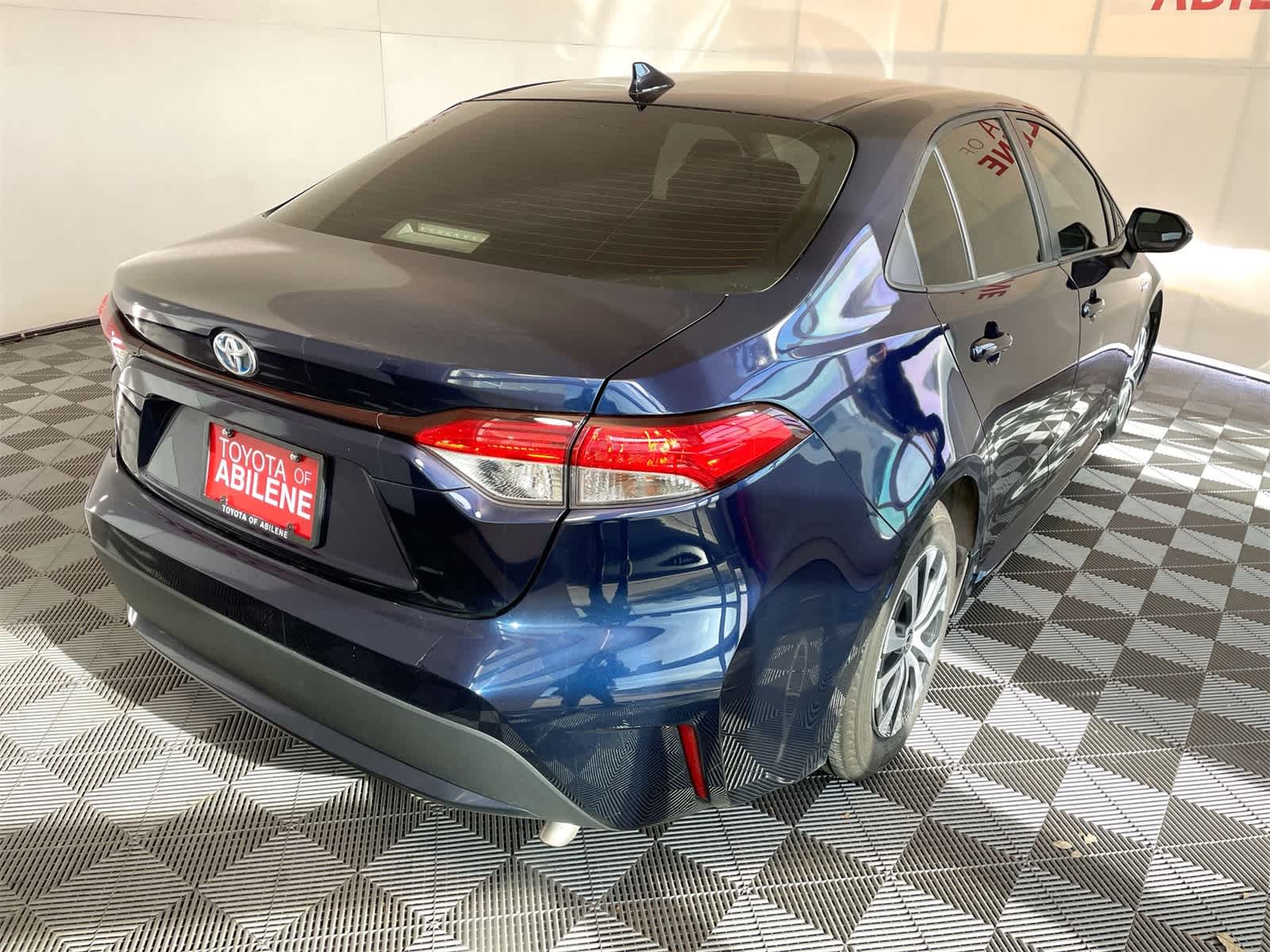 Thumbnail: 2021 Toyota Corolla - 4