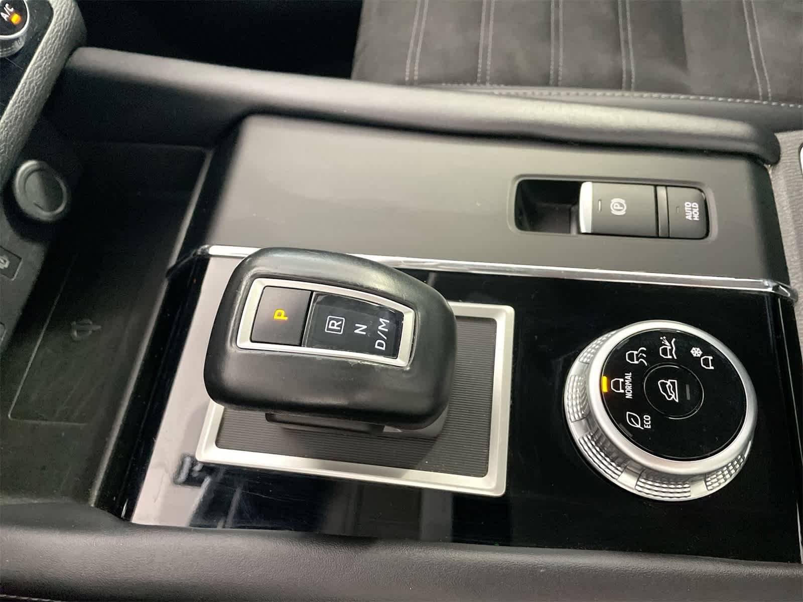 Thumbnail: 2024 Mitsubishi Outlander - 24