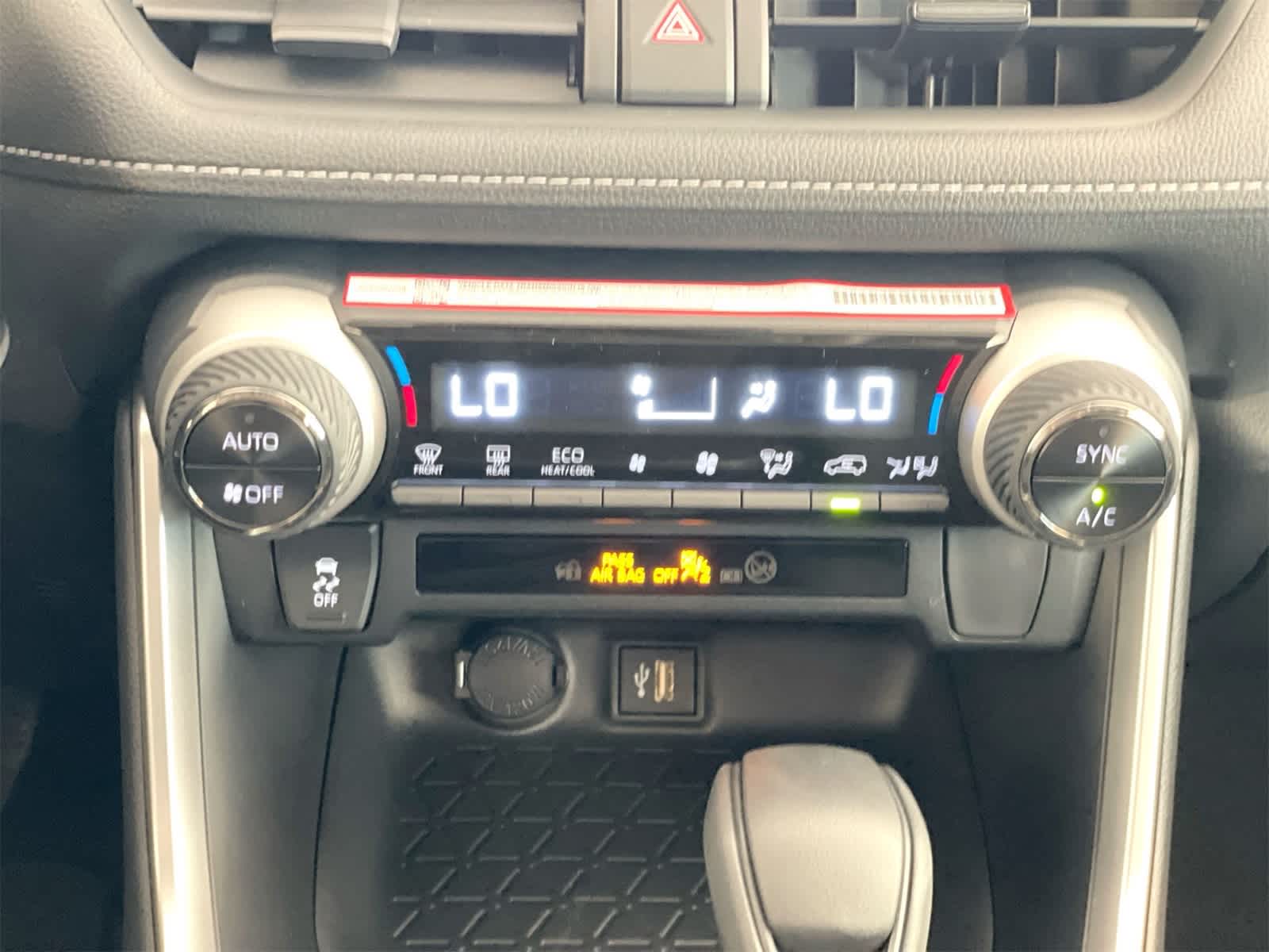 Thumbnail: 2025 Toyota RAV4 - 22