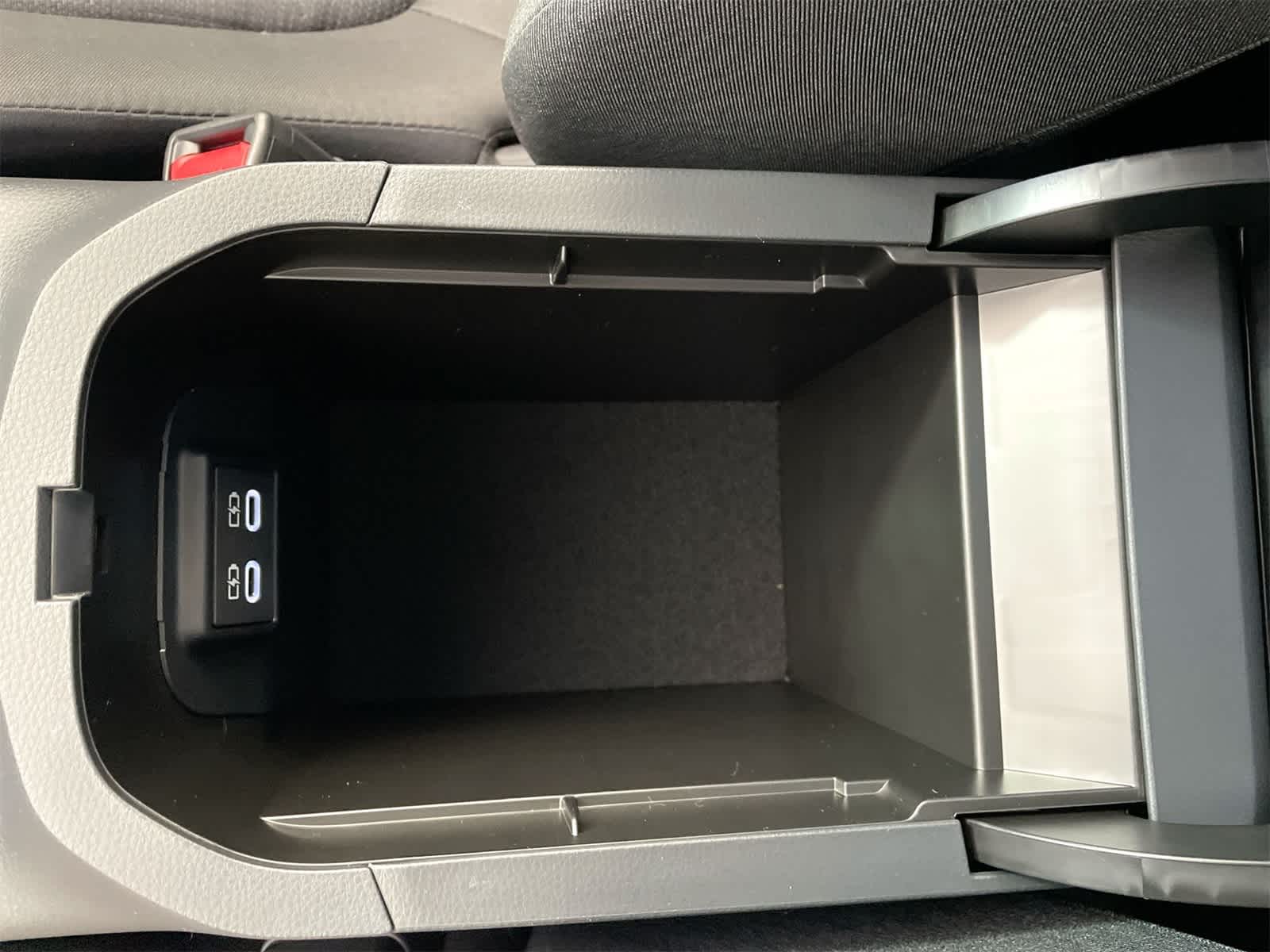 Thumbnail: 2025 Toyota RAV4 - 24