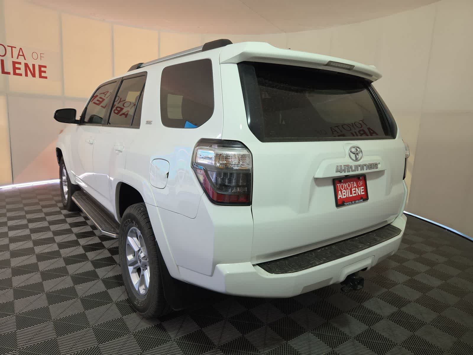 Thumbnail: 2019 Toyota 4Runner - 3