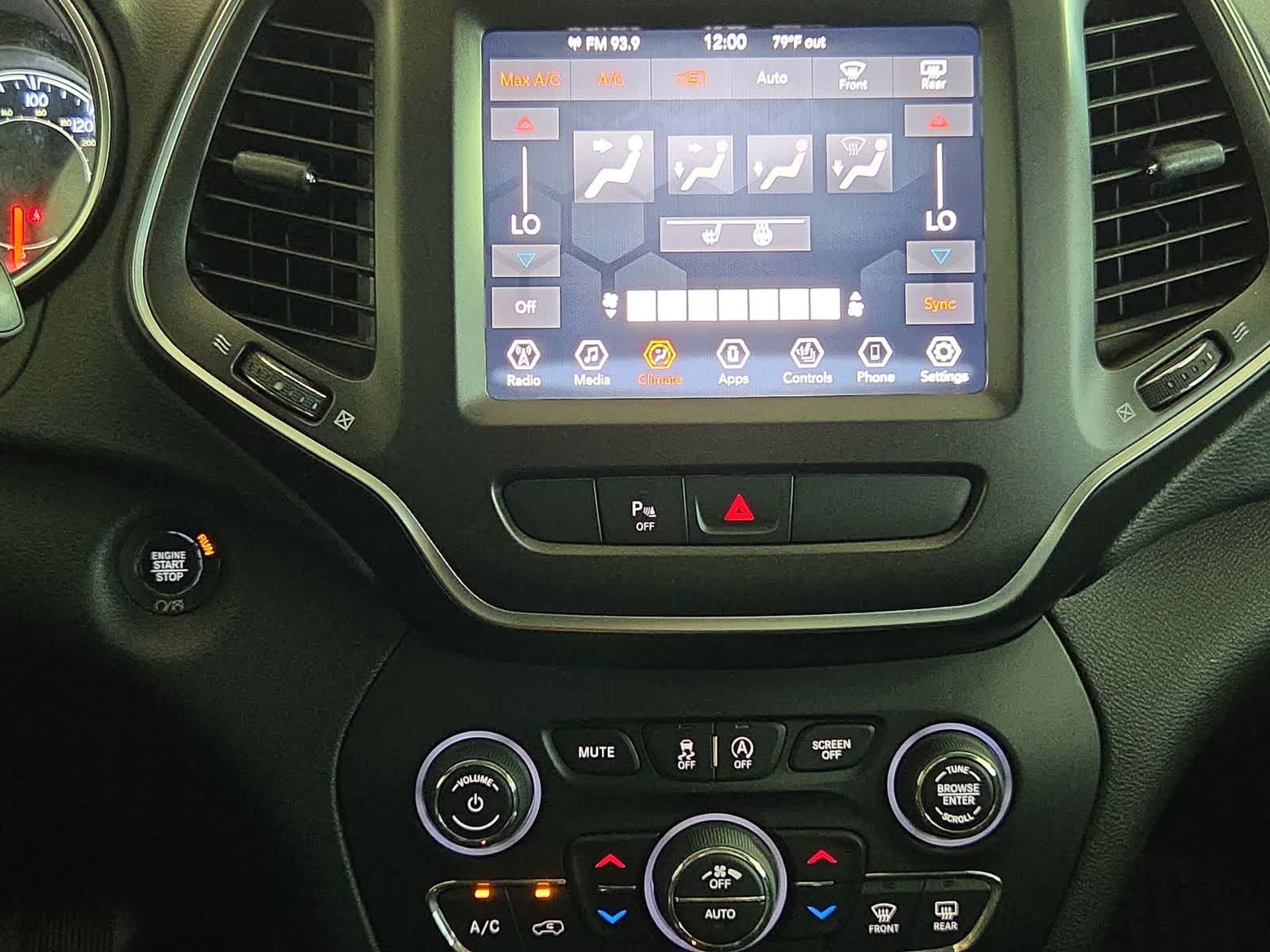 Thumbnail: 2019 Jeep Cherokee - 21