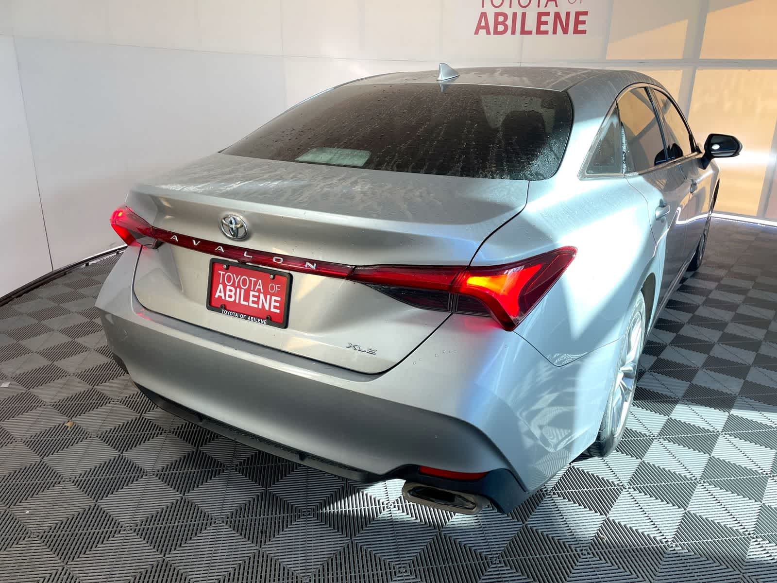 Thumbnail: 2022 Toyota Avalon - 7