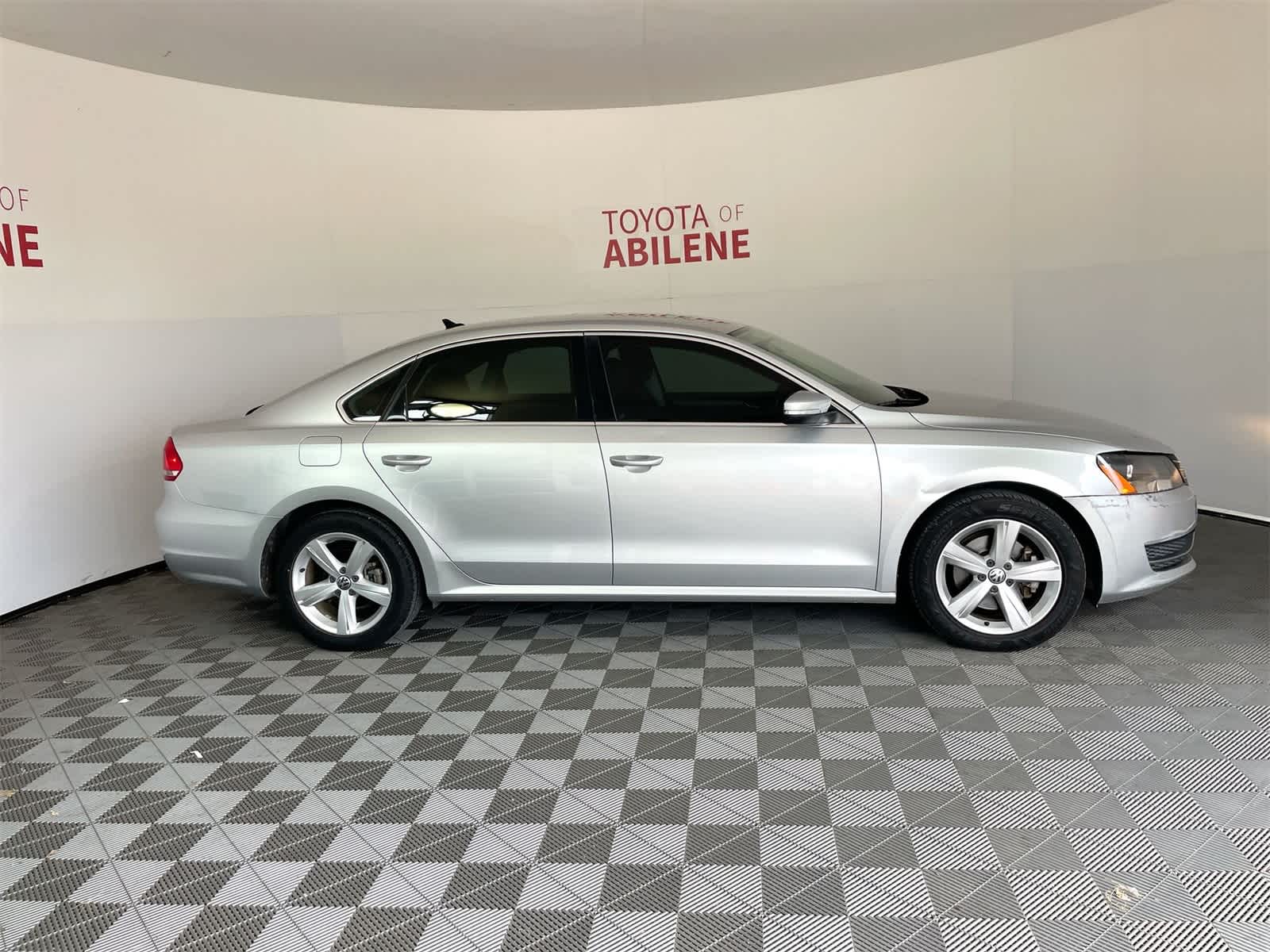 Thumbnail: 2014 Volkswagen Passat - 8