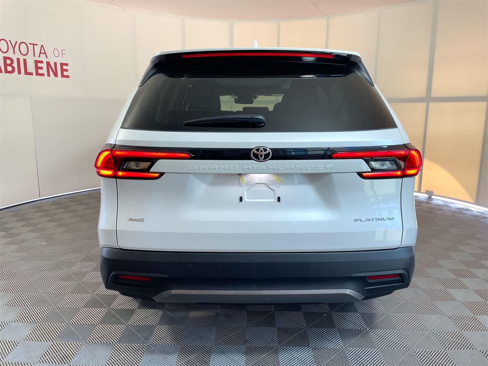 Thumbnail: 2025 Toyota Grand Highlander - 4