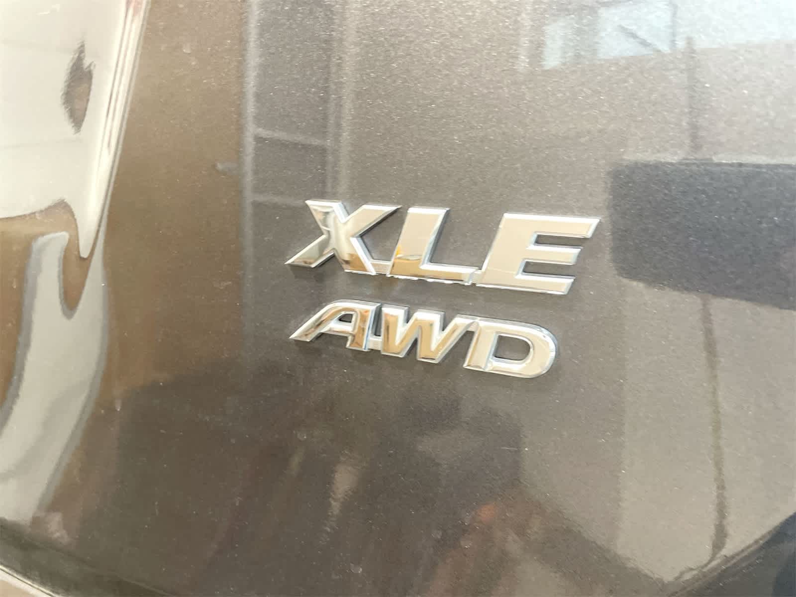 Thumbnail: 2018 Toyota RAV4 - 6