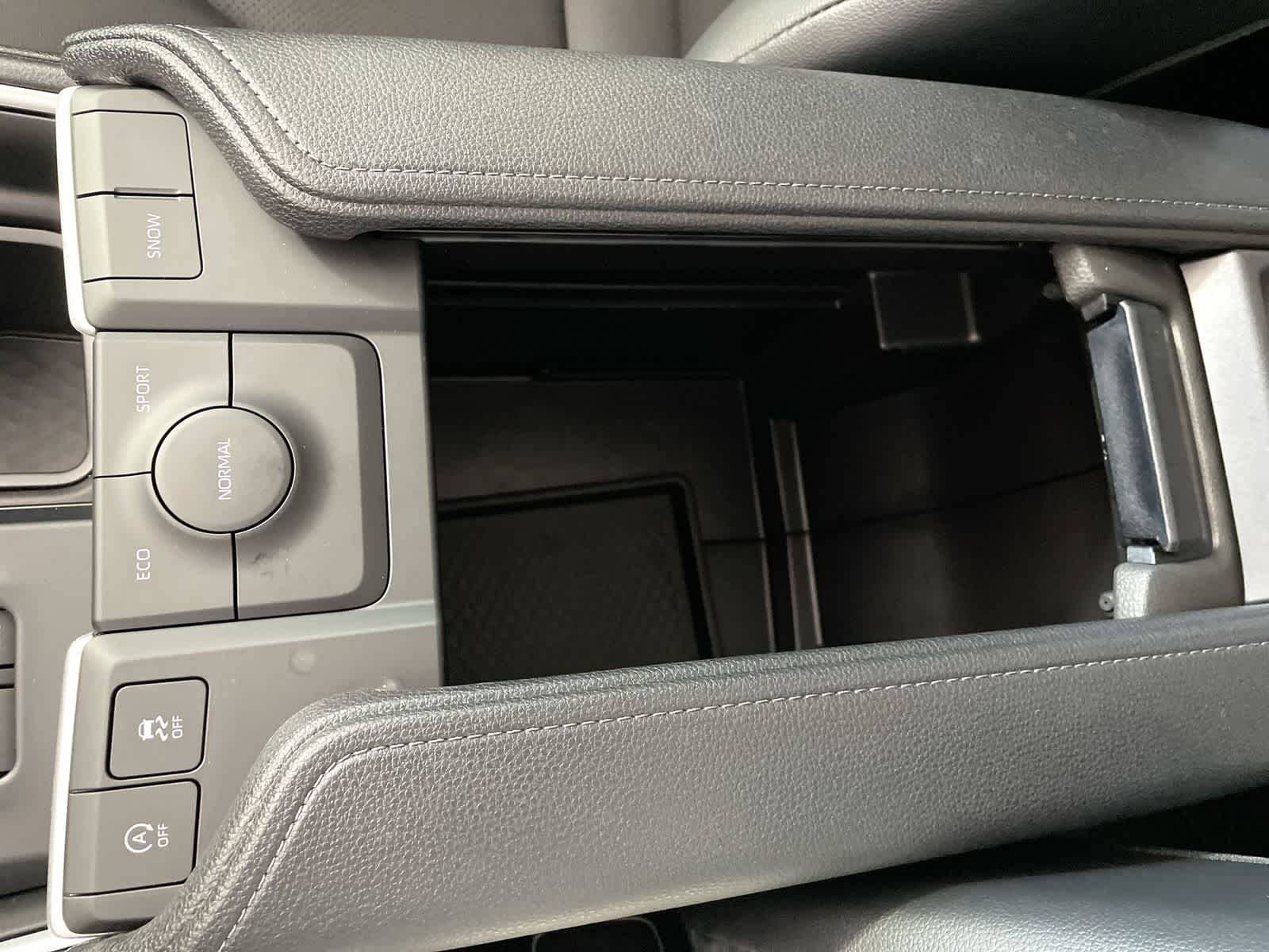 Thumbnail: 2026 Toyota Grand Highlander - 25