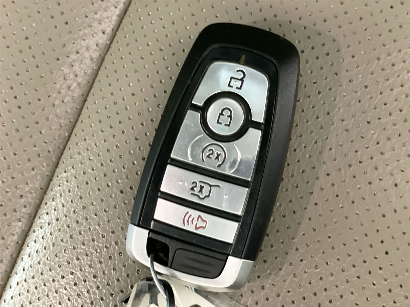 Thumbnail: 2019 Ford Expedition - 26