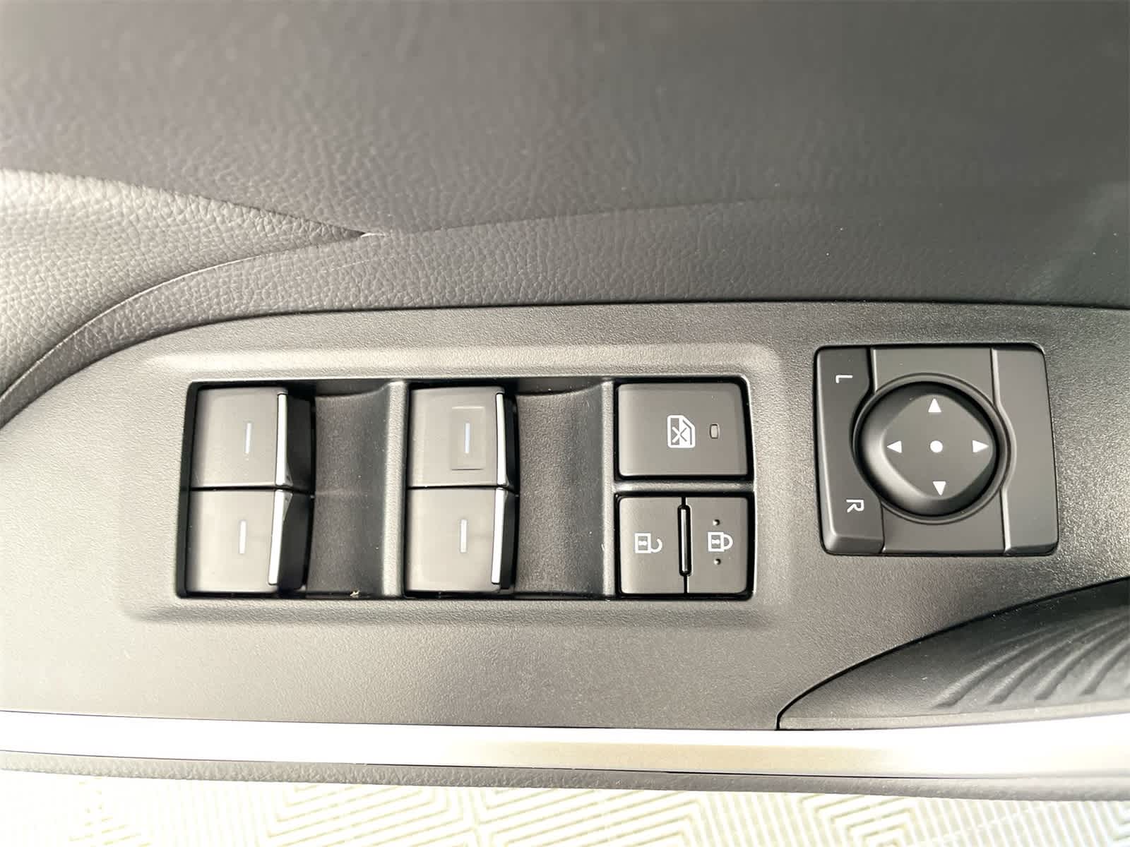 Thumbnail: 2025 Toyota RAV4 - 12