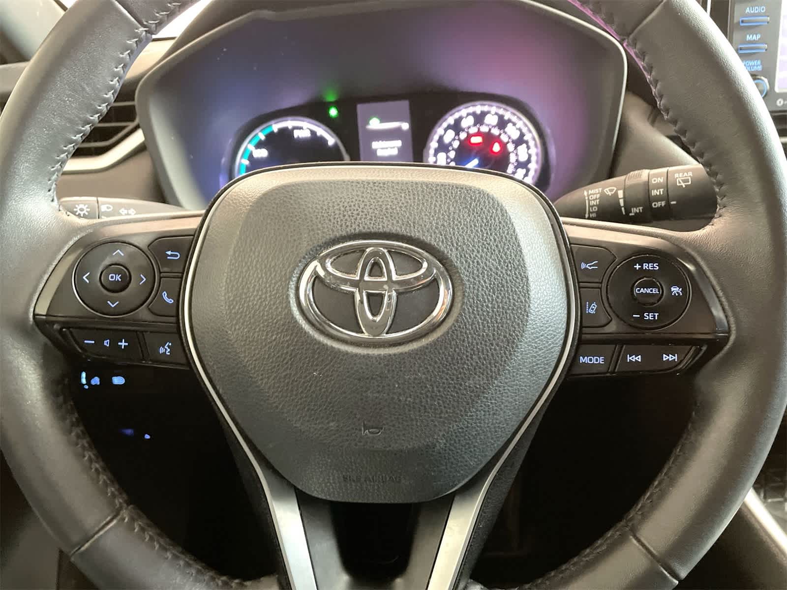 Thumbnail: 2022 Toyota RAV4 - 17