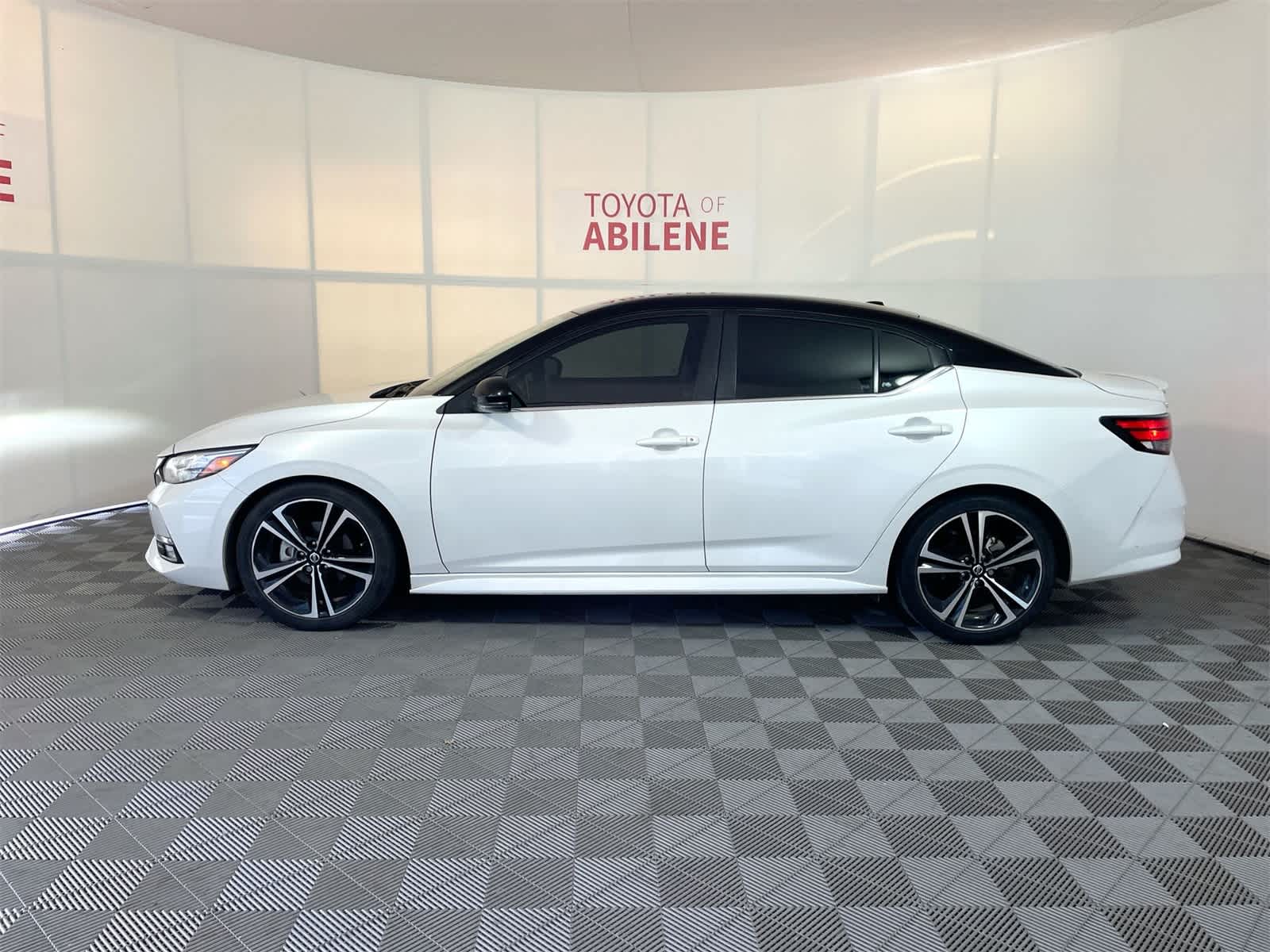 Thumbnail: 2020 Nissan Sentra - 2